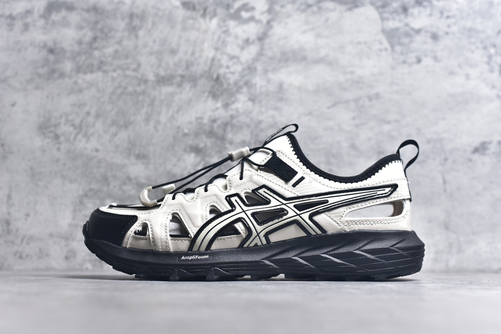 #Asics Gel-Sonoma SE 亚瑟士溯溪鞋涉水鞋洞洞鞋 舒适日常休闲百搭防滑低帮户外徒步舒适随行跑步鞋 无界 路更远 今夏必备 颠覆认知 包裹性超强 脚感非常之舒适 侧面镂空设计 透气性极佳 让微风灌入足底 为沸腾夏日注入清爽能量防滑效果也不错 颜值与性能兼备 各平台实体疯狂种草首选 尺码：36 37.5 38 39 40 40.5 41.5 42 42.5 43.5 44 45 46-选品中心