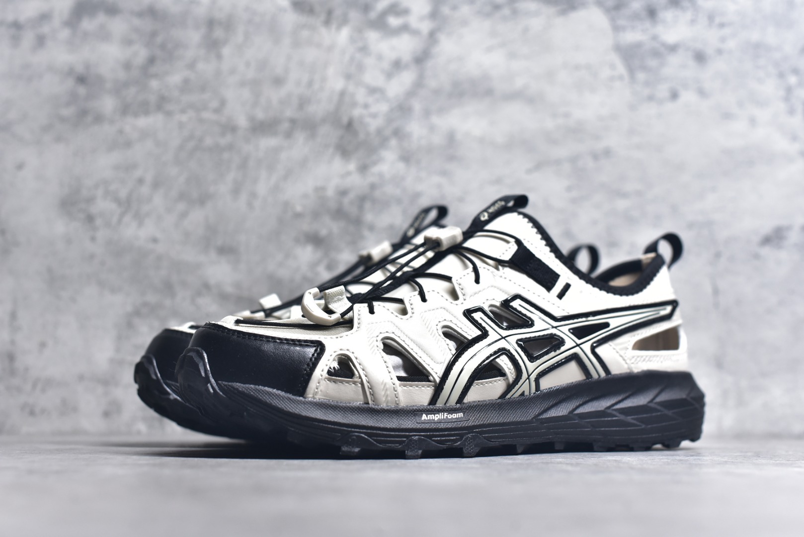 图片[2]-#Asics Gel-Sonoma SE 亚瑟士溯溪鞋涉水鞋洞洞鞋 舒适日常休闲百搭防滑低帮户外徒步舒适随行跑步鞋 无界 路更远 今夏必备 颠覆认知 包裹性超强 脚感非常之舒适 侧面镂空设计 透气性极佳 让微风灌入足底 为沸腾夏日注入清爽能量防滑效果也不错 颜值与性能兼备 各平台实体疯狂种草首选 尺码：36 37.5 38 39 40 40.5 41.5 42 42.5 43.5 44 45 46-选品中心