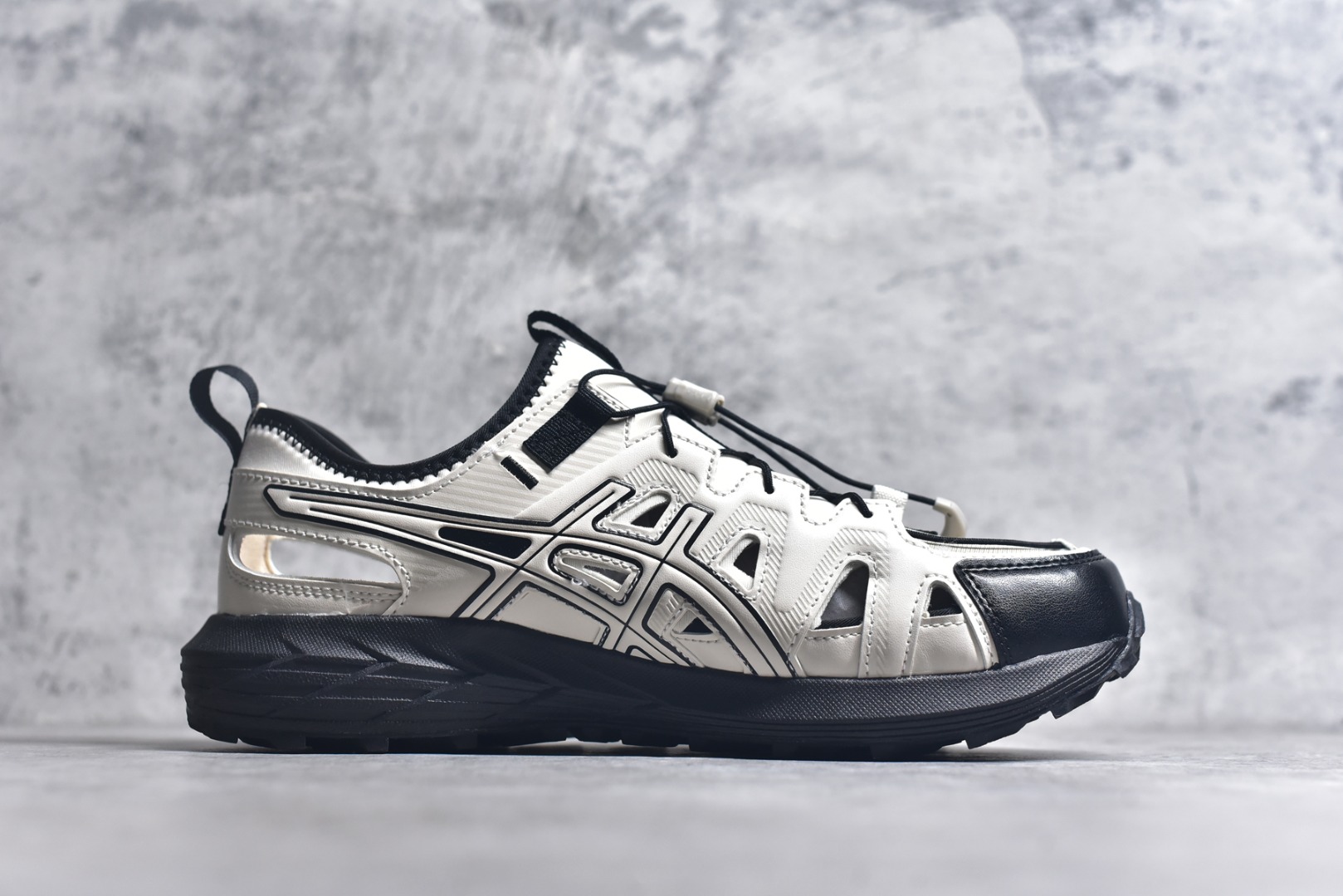 图片[3]-#Asics Gel-Sonoma SE 亚瑟士溯溪鞋涉水鞋洞洞鞋 舒适日常休闲百搭防滑低帮户外徒步舒适随行跑步鞋 无界 路更远 今夏必备 颠覆认知 包裹性超强 脚感非常之舒适 侧面镂空设计 透气性极佳 让微风灌入足底 为沸腾夏日注入清爽能量防滑效果也不错 颜值与性能兼备 各平台实体疯狂种草首选 尺码：36 37.5 38 39 40 40.5 41.5 42 42.5 43.5 44 45 46-选品中心