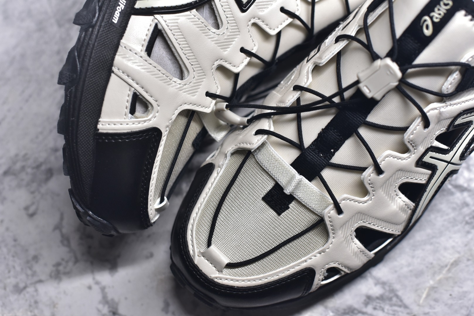 图片[8]-#Asics Gel-Sonoma SE 亚瑟士溯溪鞋涉水鞋洞洞鞋 舒适日常休闲百搭防滑低帮户外徒步舒适随行跑步鞋 无界 路更远 今夏必备 颠覆认知 包裹性超强 脚感非常之舒适 侧面镂空设计 透气性极佳 让微风灌入足底 为沸腾夏日注入清爽能量防滑效果也不错 颜值与性能兼备 各平台实体疯狂种草首选 尺码：36 37.5 38 39 40 40.5 41.5 42 42.5 43.5 44 45 46-选品中心