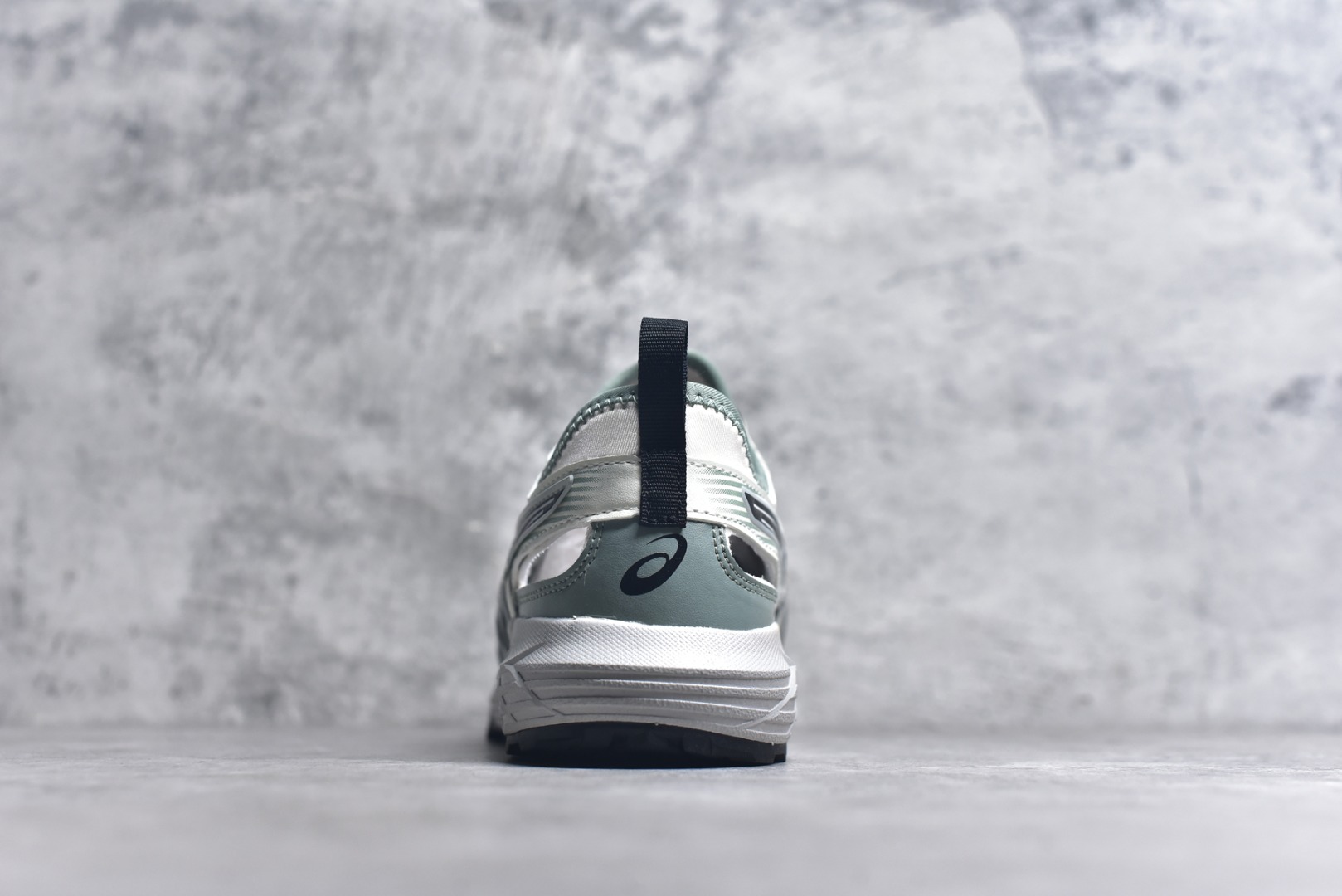 图片[5]-#Asics Gel-Sonoma SE 亚瑟士溯溪鞋涉水鞋洞洞鞋 舒适日常休闲百搭防滑低帮户外徒步舒适随行跑步鞋 无界 路更远 今夏必备 颠覆认知 包裹性超强 脚感非常之舒适 侧面镂空设计 透气性极佳 让微风灌入足底 为沸腾夏日注入清爽能量防滑效果也不错 颜值与性能兼备 各平台实体疯狂种草首选 尺码：36 37.5 38 39 40 40.5 41.5 42 42.5 43.5 44 45 46-选品中心