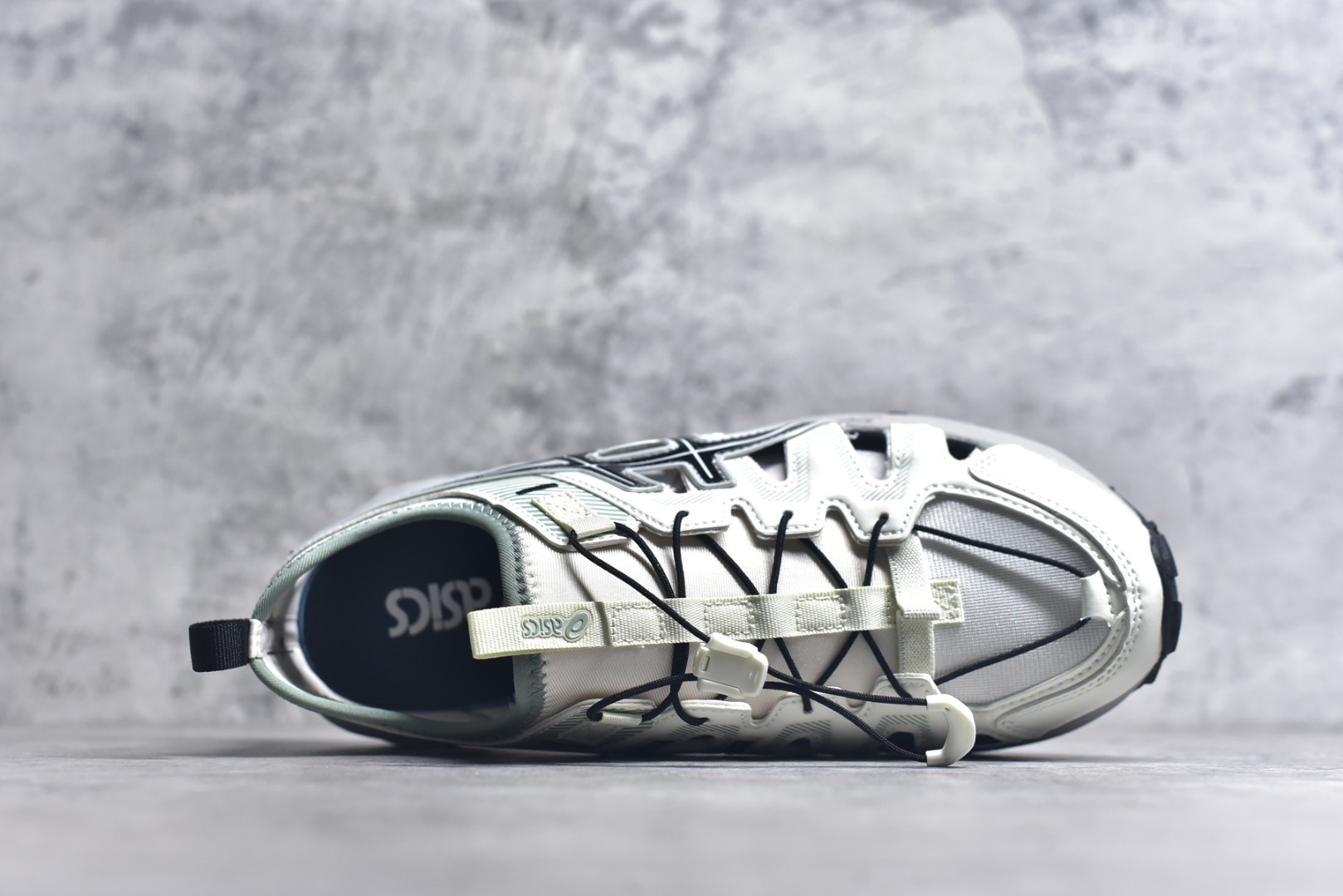 图片[4]-#Asics Gel-Sonoma SE 亚瑟士溯溪鞋涉水鞋洞洞鞋 舒适日常休闲百搭防滑低帮户外徒步舒适随行跑步鞋 无界 路更远 今夏必备 颠覆认知 包裹性超强 脚感非常之舒适 侧面镂空设计 透气性极佳 让微风灌入足底 为沸腾夏日注入清爽能量防滑效果也不错 颜值与性能兼备 各平台实体疯狂种草首选 尺码：36 37.5 38 39 40 40.5 41.5 42 42.5 43.5 44 45 46-选品中心