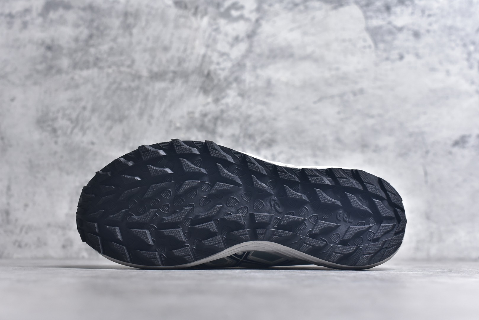 图片[6]-#Asics Gel-Sonoma SE 亚瑟士溯溪鞋涉水鞋洞洞鞋 舒适日常休闲百搭防滑低帮户外徒步舒适随行跑步鞋 无界 路更远 今夏必备 颠覆认知 包裹性超强 脚感非常之舒适 侧面镂空设计 透气性极佳 让微风灌入足底 为沸腾夏日注入清爽能量防滑效果也不错 颜值与性能兼备 各平台实体疯狂种草首选 尺码：36 37.5 38 39 40 40.5 41.5 42 42.5 43.5 44 45 46-选品中心