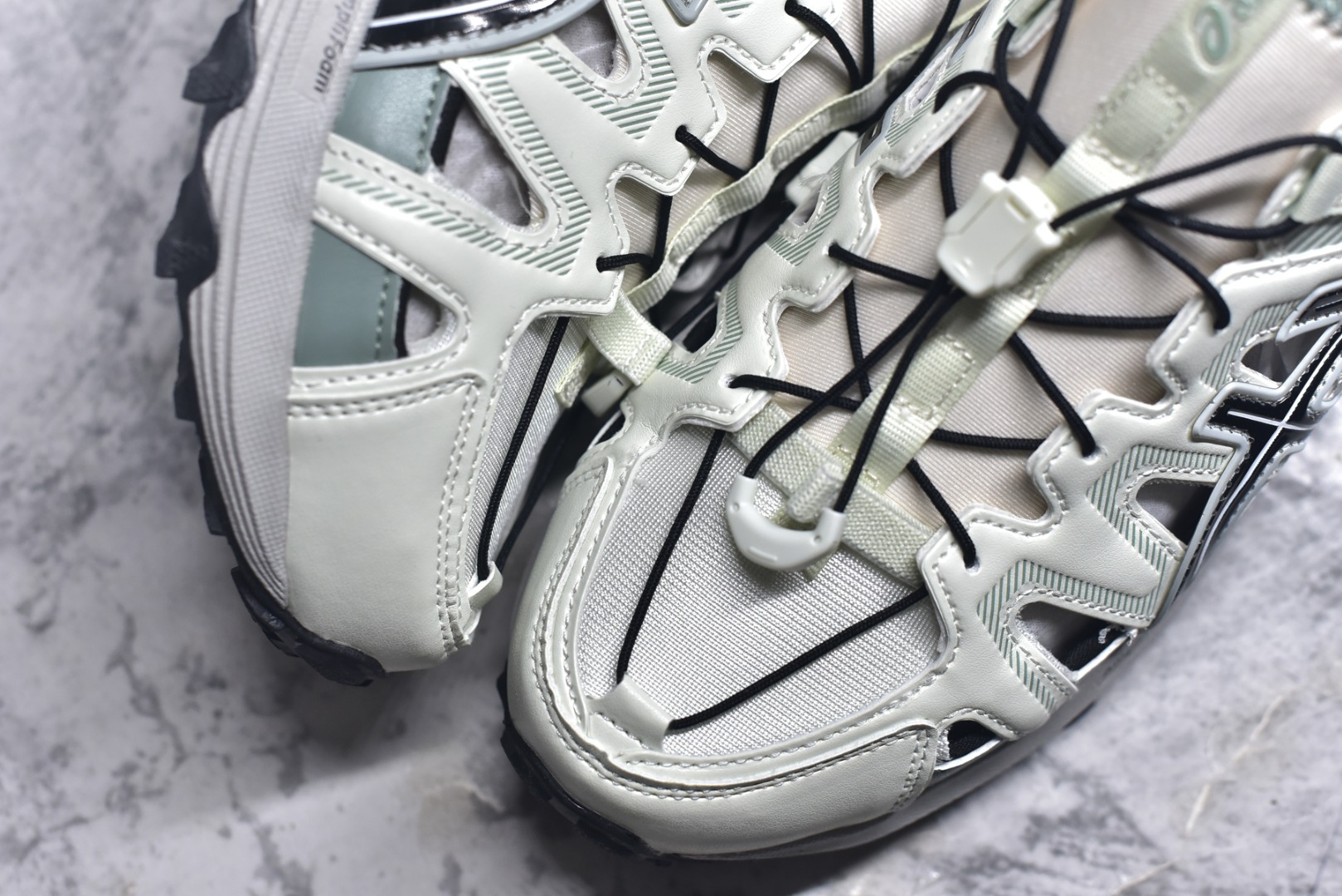 图片[8]-#Asics Gel-Sonoma SE 亚瑟士溯溪鞋涉水鞋洞洞鞋 舒适日常休闲百搭防滑低帮户外徒步舒适随行跑步鞋 无界 路更远 今夏必备 颠覆认知 包裹性超强 脚感非常之舒适 侧面镂空设计 透气性极佳 让微风灌入足底 为沸腾夏日注入清爽能量防滑效果也不错 颜值与性能兼备 各平台实体疯狂种草首选 尺码：36 37.5 38 39 40 40.5 41.5 42 42.5 43.5 44 45 46-选品中心