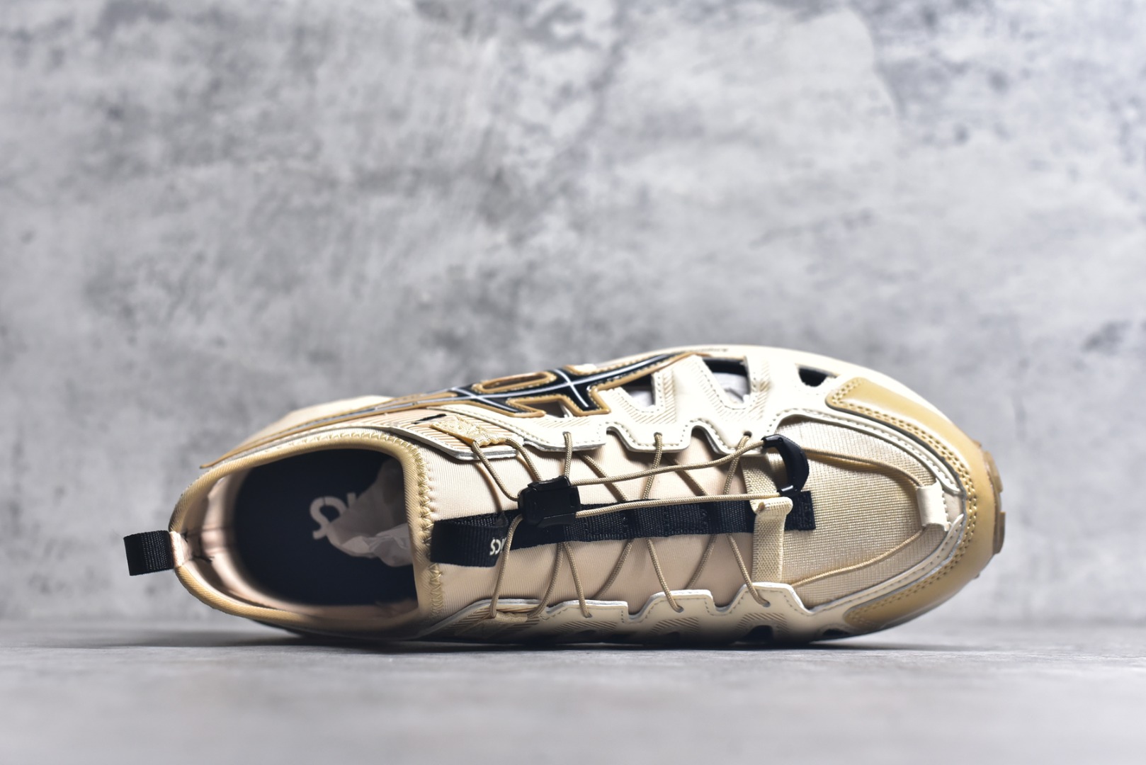 图片[4]-#Asics Gel-Sonoma SE 亚瑟士溯溪鞋涉水鞋洞洞鞋 舒适日常休闲百搭防滑低帮户外徒步舒适随行跑步鞋 无界 路更远 今夏必备 颠覆认知 包裹性超强 脚感非常之舒适 侧面镂空设计 透气性极佳 让微风灌入足底 为沸腾夏日注入清爽能量防滑效果也不错 颜值与性能兼备 各平台实体疯狂种草首选 尺码：36 37.5 38 39 40 40.5 41.5 42 42.5 43.5 44 45 46-选品中心