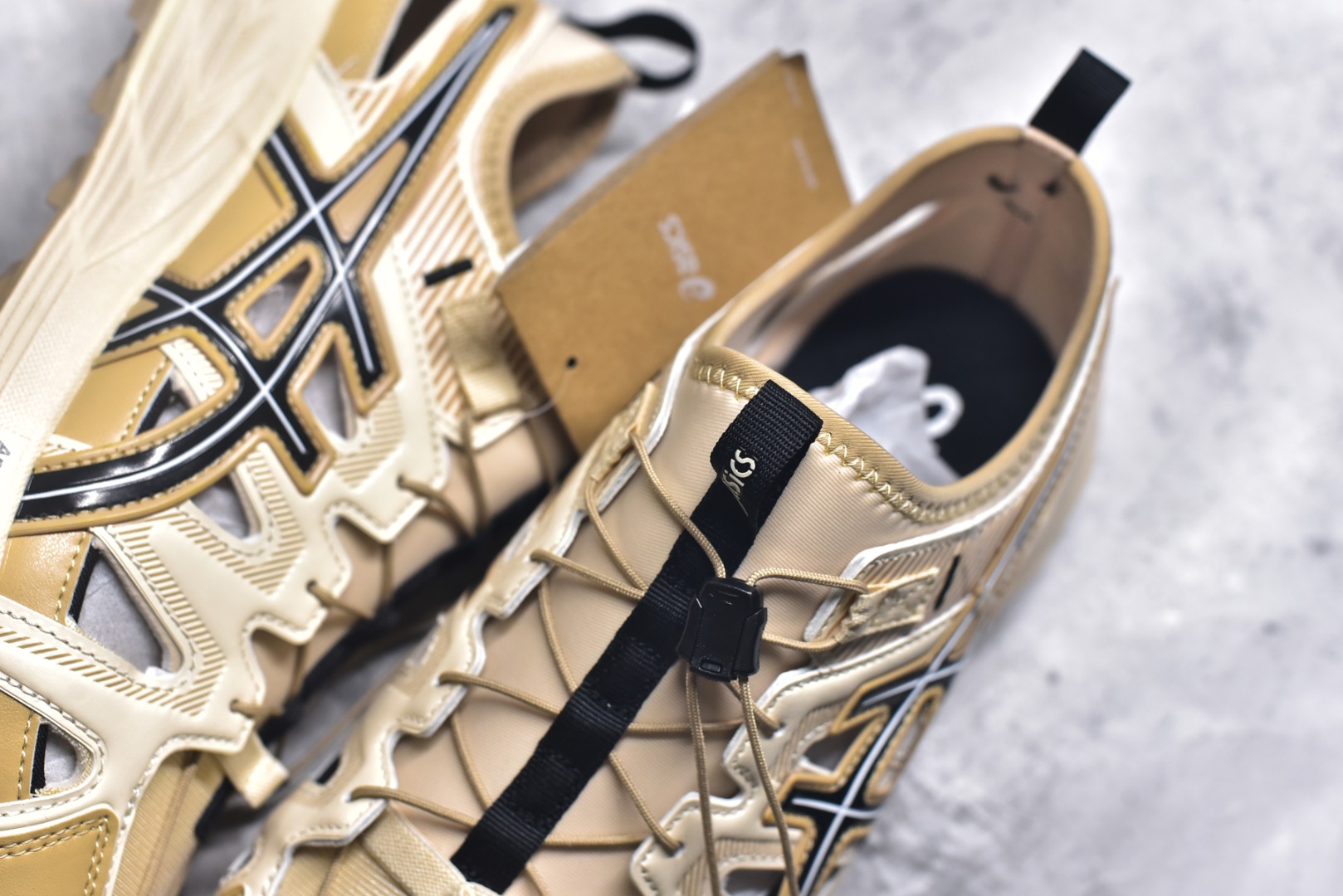 图片[9]-#Asics Gel-Sonoma SE 亚瑟士溯溪鞋涉水鞋洞洞鞋 舒适日常休闲百搭防滑低帮户外徒步舒适随行跑步鞋 无界 路更远 今夏必备 颠覆认知 包裹性超强 脚感非常之舒适 侧面镂空设计 透气性极佳 让微风灌入足底 为沸腾夏日注入清爽能量防滑效果也不错 颜值与性能兼备 各平台实体疯狂种草首选 尺码：36 37.5 38 39 40 40.5 41.5 42 42.5 43.5 44 45 46-选品中心