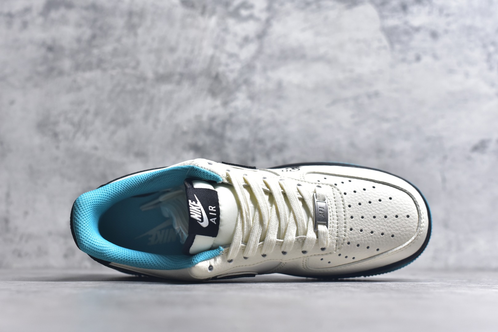 图片[4]-#Nike Air Force 1\’07 Low 联名 黑蓝双拼米黑 空军一号低帮休闲板鞋 QW5836-003 #原楦头原纸板 原装鞋盒 定制五金配件 内置全掌气垫 原厂鞋底 尺码：36 36.5 37.5 38 38.5 39 40 40.5 41 42 42.5 43 44 44.5 45 9.D4-选品中心