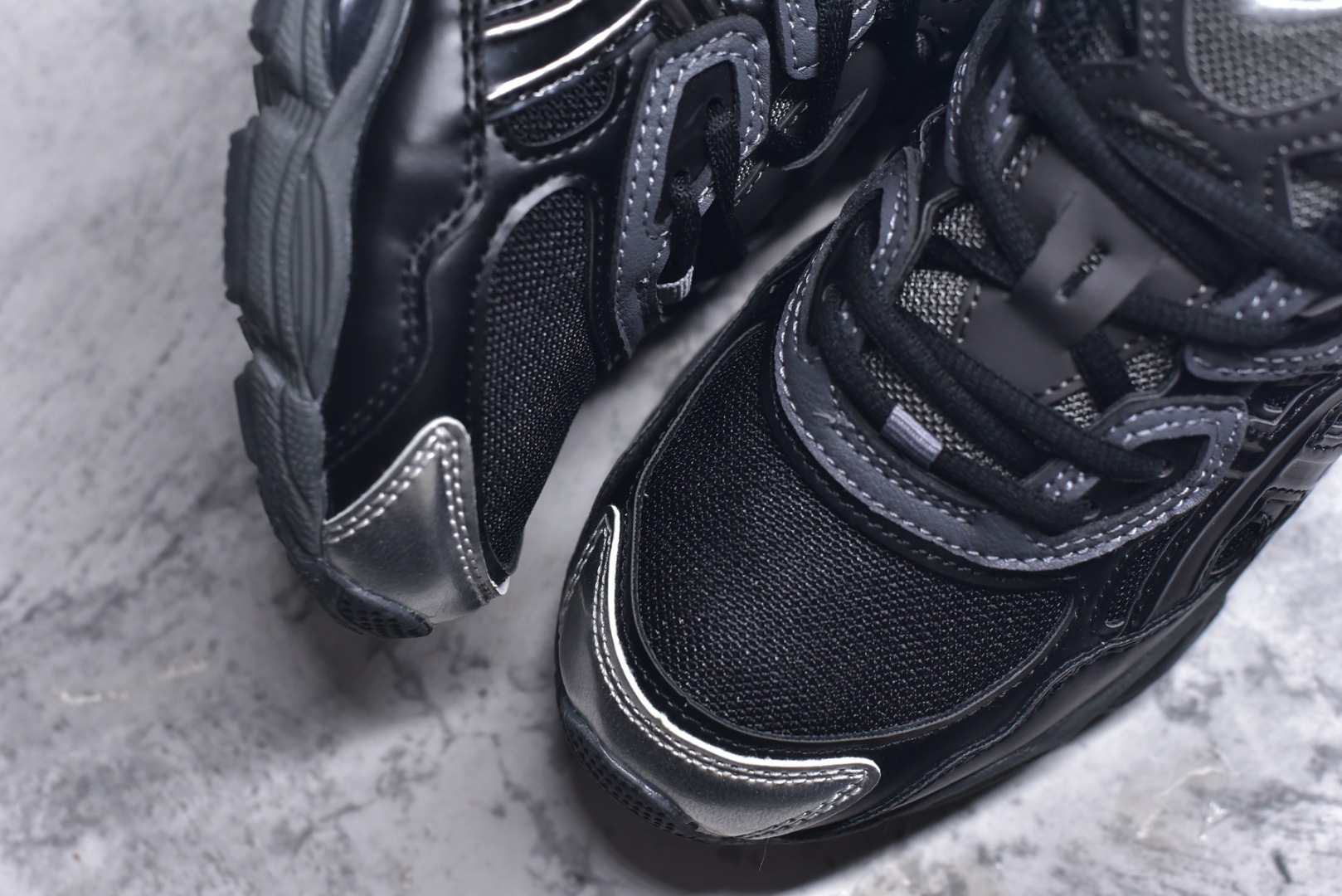 图片[8]-#Asics GEL-NYC 亚瑟士防滑耐磨透气低帮运动休闲鞋 GEL-NYC™ 运动鞋的灵感源自传统和现代高性能跑步风格 其鞋面结构参考了 2000 年代初的 GEL-NIMBUS™ 3 鞋 并将其与 MC-PLUS V 设计中的各种装饰融为一体 该工装通过使用 GEL-CUMULUS® 16 鞋的工装系统来对比鞋面的复古风格 通过轻质泡沫和 GEL® 技术嵌入物的结合 这种中底结构有助于创造先进的脚底舒适度 尺码：36 37 37.5 38 39 40.5 41.5 42 42.5 43.5 44 45-选品中心