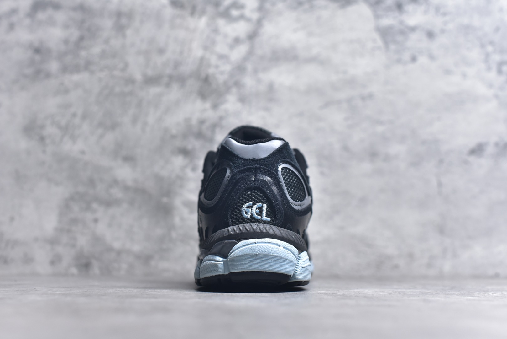 图片[5]-#Asics GEL-NYC 亚瑟士防滑耐磨透气低帮运动休闲鞋 GEL-NYC™ 运动鞋的灵感源自传统和现代高性能跑步风格 其鞋面结构参考了 2000 年代初的 GEL-NIMBUS™ 3 鞋 并将其与 MC-PLUS V 设计中的各种装饰融为一体 该工装通过使用 GEL-CUMULUS® 16 鞋的工装系统来对比鞋面的复古风格 通过轻质泡沫和 GEL® 技术嵌入物的结合 这种中底结构有助于创造先进的脚底舒适度 尺码：36 37 37.5 38 39 40.5 41.5 42 42.5 43.5 44 45-选品中心