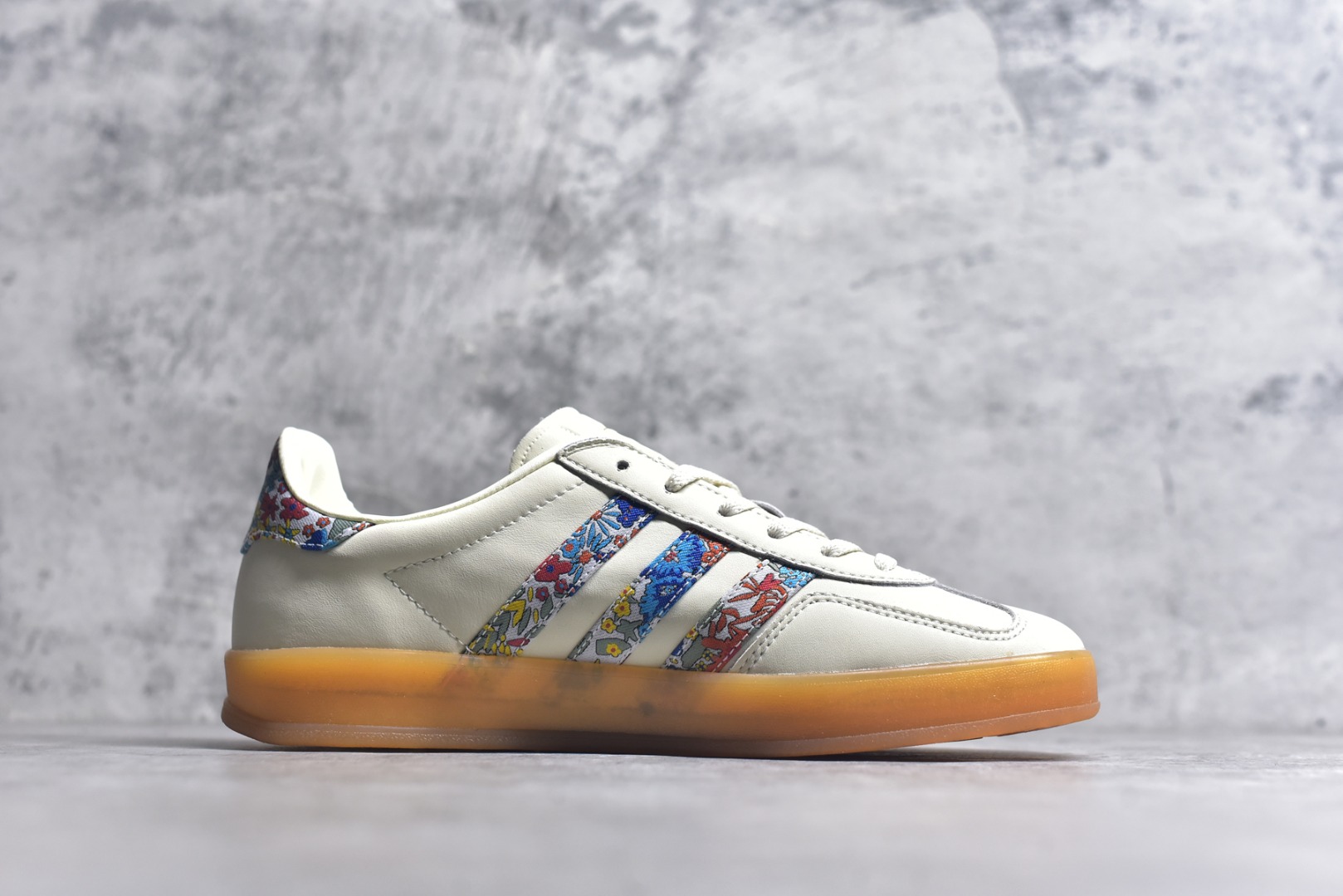 图片[3]-#AD Gazelle Indoor Trainers 羚羊内训系列低帮复古百搭休闲运动德训风板鞋 JH7370 90年代经典的复刻版！自60年代以足球训练鞋面世以来,Gazelle就以其经典设计席卷全球。1991年版本的复刻,再造经典Gazelle。采用皮革打造,搭配浊色细节,让这款经典更加简约。尺码：35.5-45-选品中心