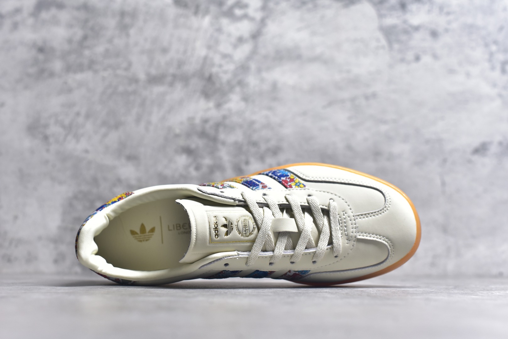 图片[4]-#AD Gazelle Indoor Trainers 羚羊内训系列低帮复古百搭休闲运动德训风板鞋 JH7370 90年代经典的复刻版！自60年代以足球训练鞋面世以来,Gazelle就以其经典设计席卷全球。1991年版本的复刻,再造经典Gazelle。采用皮革打造,搭配浊色细节,让这款经典更加简约。尺码：35.5-45-选品中心