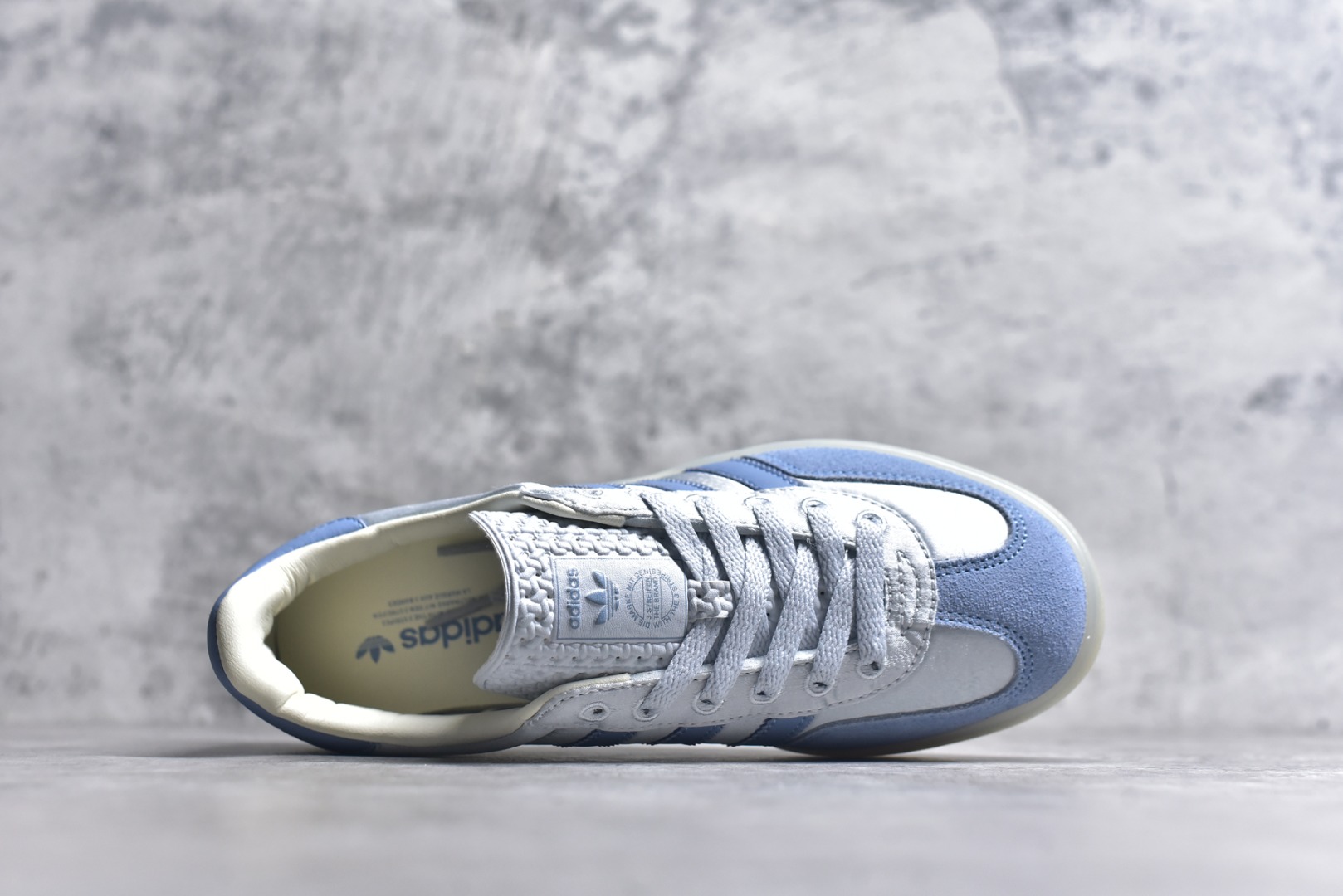 图片[4]-#AD Gazelle Indoor Trainers 羚羊内训系列低帮复古百搭休闲运动德训风板鞋 JI2711 90年代经典的复刻版！自60年代以足球训练鞋面世以来,Gazelle就以其经典设计席卷全球。1991年版本的复刻,再造经典Gazelle。采用皮革打造,搭配浊色细节,让这款经典更加简约。尺码：35.5-45-选品中心