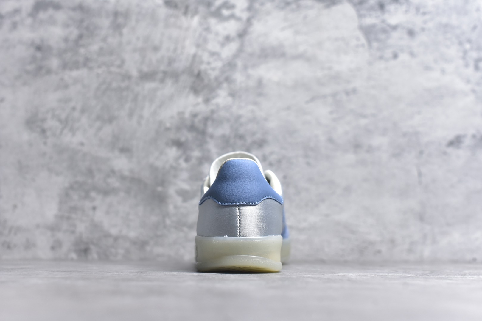 图片[5]-#AD Gazelle Indoor Trainers 羚羊内训系列低帮复古百搭休闲运动德训风板鞋 JI2711 90年代经典的复刻版！自60年代以足球训练鞋面世以来,Gazelle就以其经典设计席卷全球。1991年版本的复刻,再造经典Gazelle。采用皮革打造,搭配浊色细节,让这款经典更加简约。尺码：35.5-45-选品中心