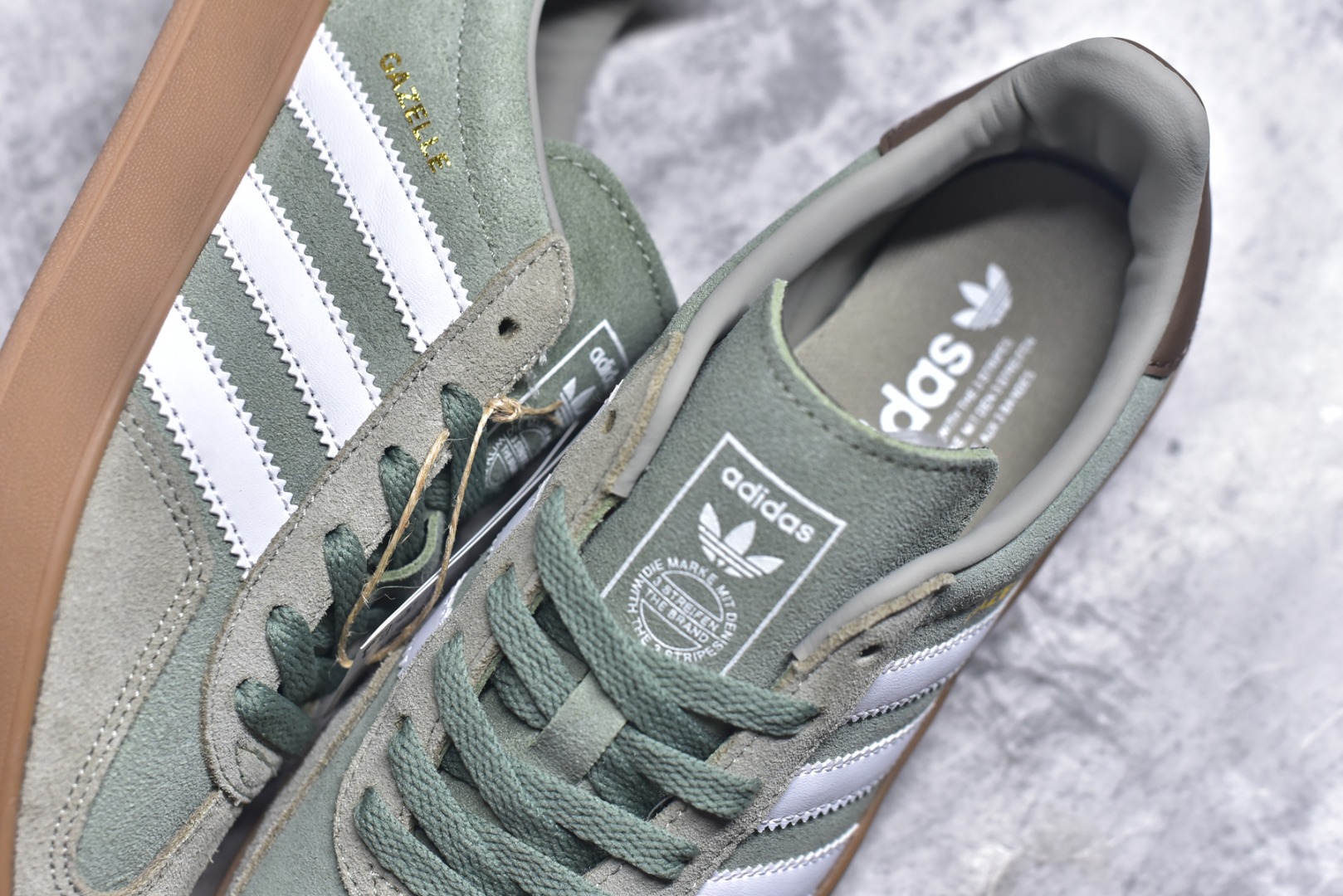 图片[9]-#AD Gazelle Indoor Trainers 羚羊内训系列低帮复古百搭休闲运动德训风板鞋 JI3526 90年代经典的复刻版！自60年代以足球训练鞋面世以来,Gazelle就以其经典设计席卷全球。1991年版本的复刻,再造经典Gazelle。采用皮革打造,搭配浊色细节,让这款经典更加简约。尺码：35.5-45-选品中心