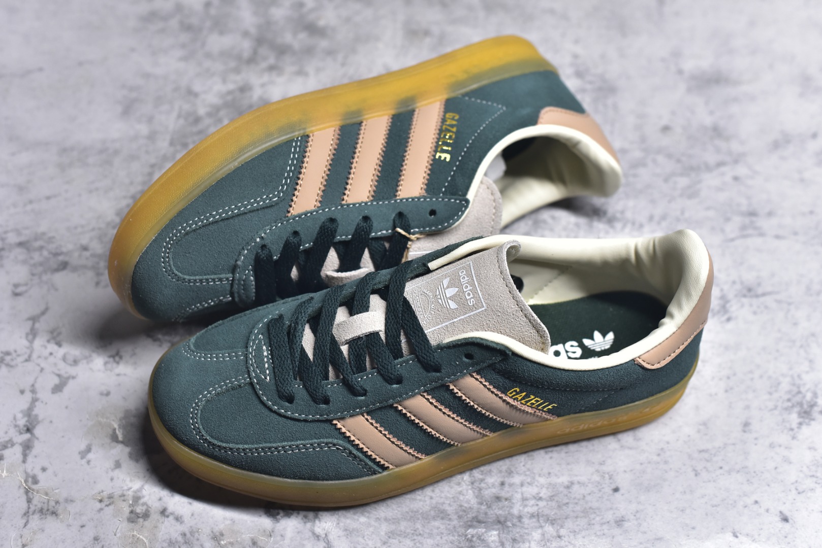 图片[7]-#AD Gazelle Indoor Trainers 羚羊内训系列低帮复古百搭休闲运动德训风板鞋 JH5402 90年代经典的复刻版！自60年代以足球训练鞋面世以来,Gazelle就以其经典设计席卷全球。1991年版本的复刻,再造经典Gazelle。采用皮革打造,搭配浊色细节,让这款经典更加简约。尺码：35.5-45-选品中心