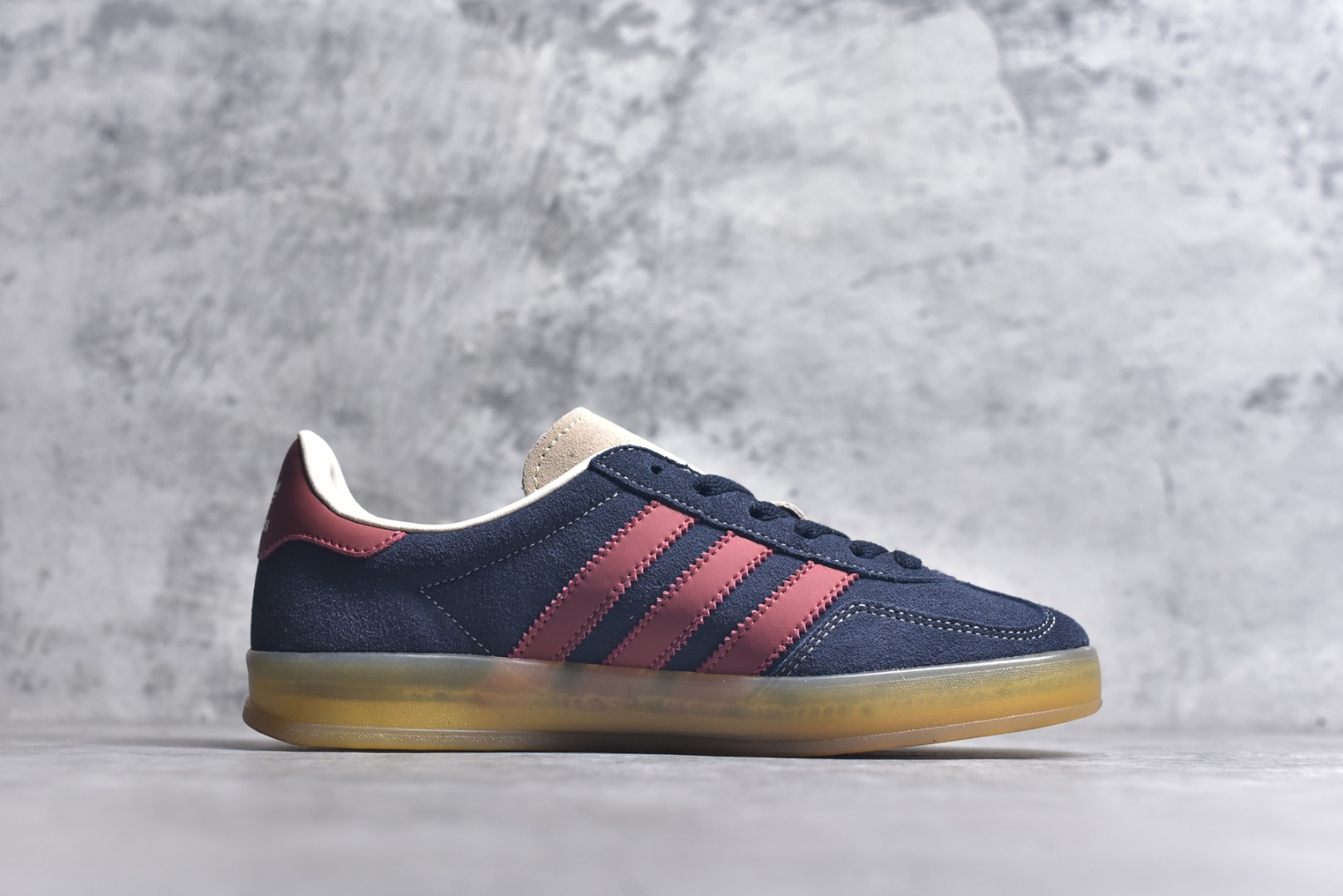 图片[3]-#AD Gazelle Indoor Trainers 羚羊内训系列低帮复古百搭休闲运动德训风板鞋 JH5404 90年代经典的复刻版！自60年代以足球训练鞋面世以来,Gazelle就以其经典设计席卷全球。1991年版本的复刻,再造经典Gazelle。采用皮革打造,搭配浊色细节,让这款经典更加简约。尺码：35.5-45-选品中心