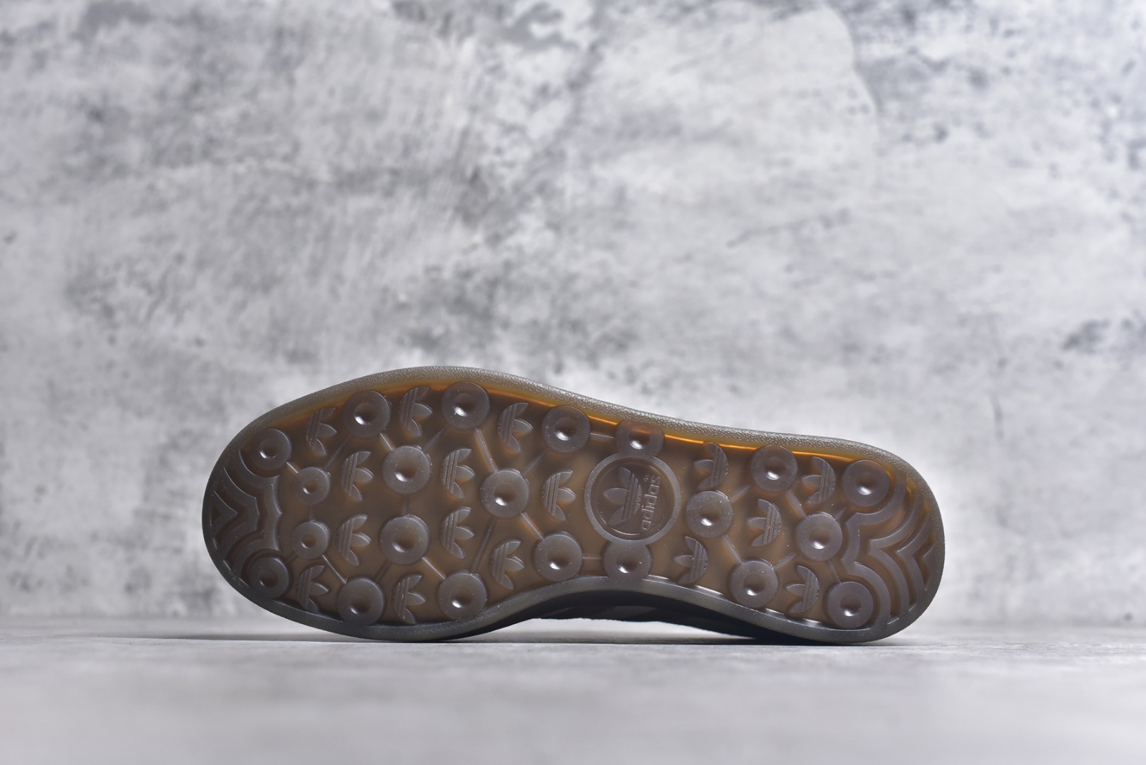 图片[6]-#AD Gazelle Indoor Trainers 羚羊内训系列低帮复古百搭休闲运动德训风板鞋 JH5412 90年代经典的复刻版！自60年代以足球训练鞋面世以来,Gazelle就以其经典设计席卷全球。1991年版本的复刻,再造经典Gazelle。采用皮革打造,搭配浊色细节,让这款经典更加简约。尺码：35.5-45-选品中心