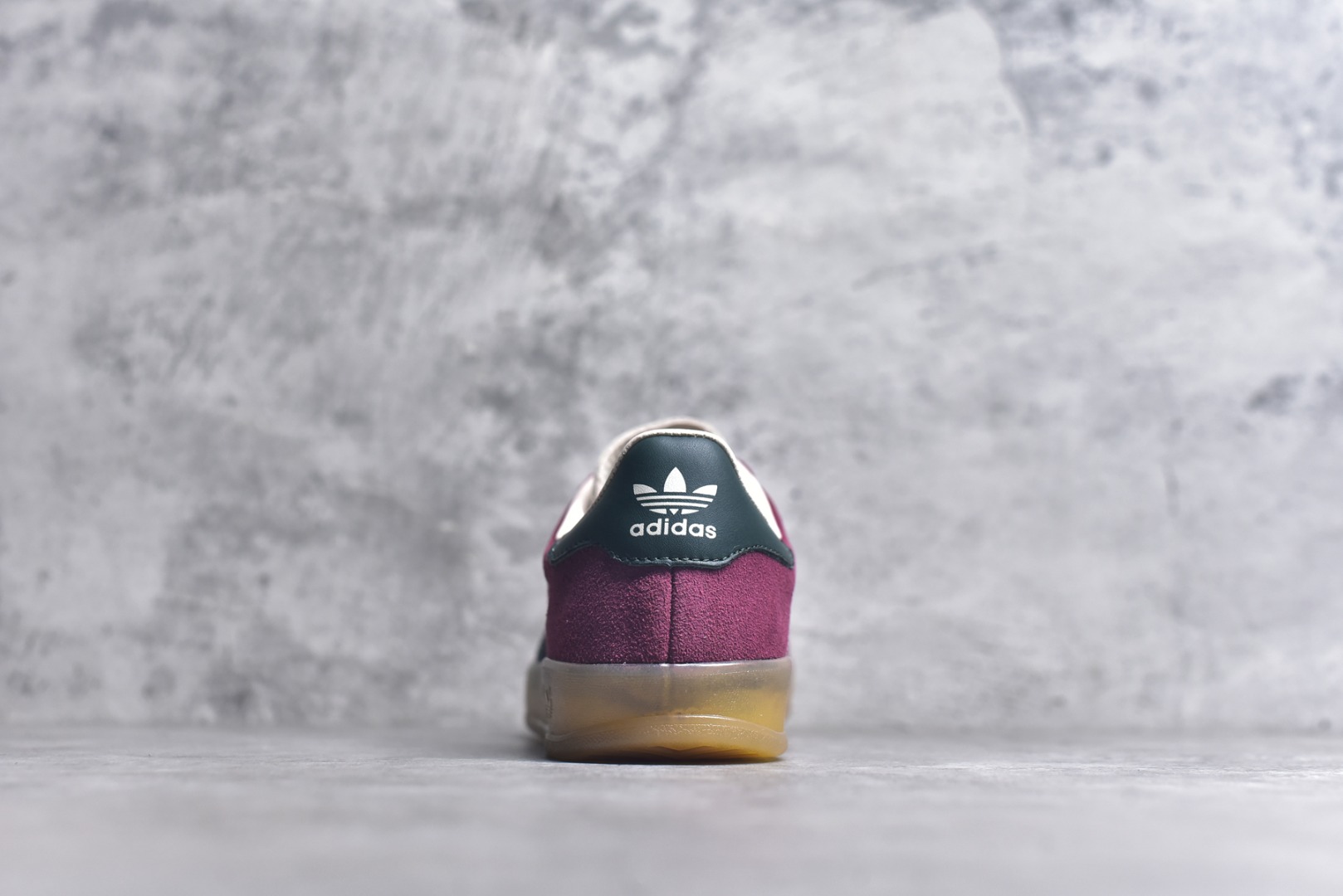 图片[5]-#AD Gazelle Indoor Trainers 羚羊内训系列低帮复古百搭休闲运动德训风板鞋 JH5403 90年代经典的复刻版！自60年代以足球训练鞋面世以来,Gazelle就以其经典设计席卷全球。1991年版本的复刻,再造经典Gazelle。采用皮革打造,搭配浊色细节,让这款经典更加简约。尺码：35.5-45-选品中心
