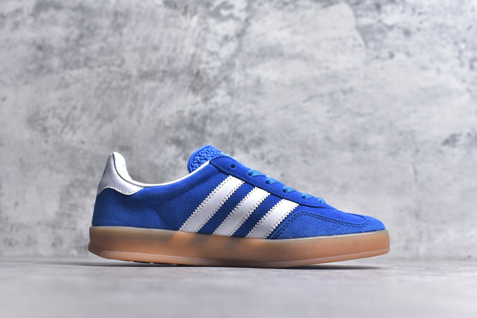 图片[3]-#AD Gazelle Indoor Trainers 羚羊内训系列低帮复古百搭休闲运动德训风板鞋 JI2061 90年代经典的复刻版！自60年代以足球训练鞋面世以来,Gazelle就以其经典设计席卷全球。1991年版本的复刻,再造经典Gazelle。采用皮革打造,搭配浊色细节,让这款经典更加简约。尺码：35.5-45-选品中心
