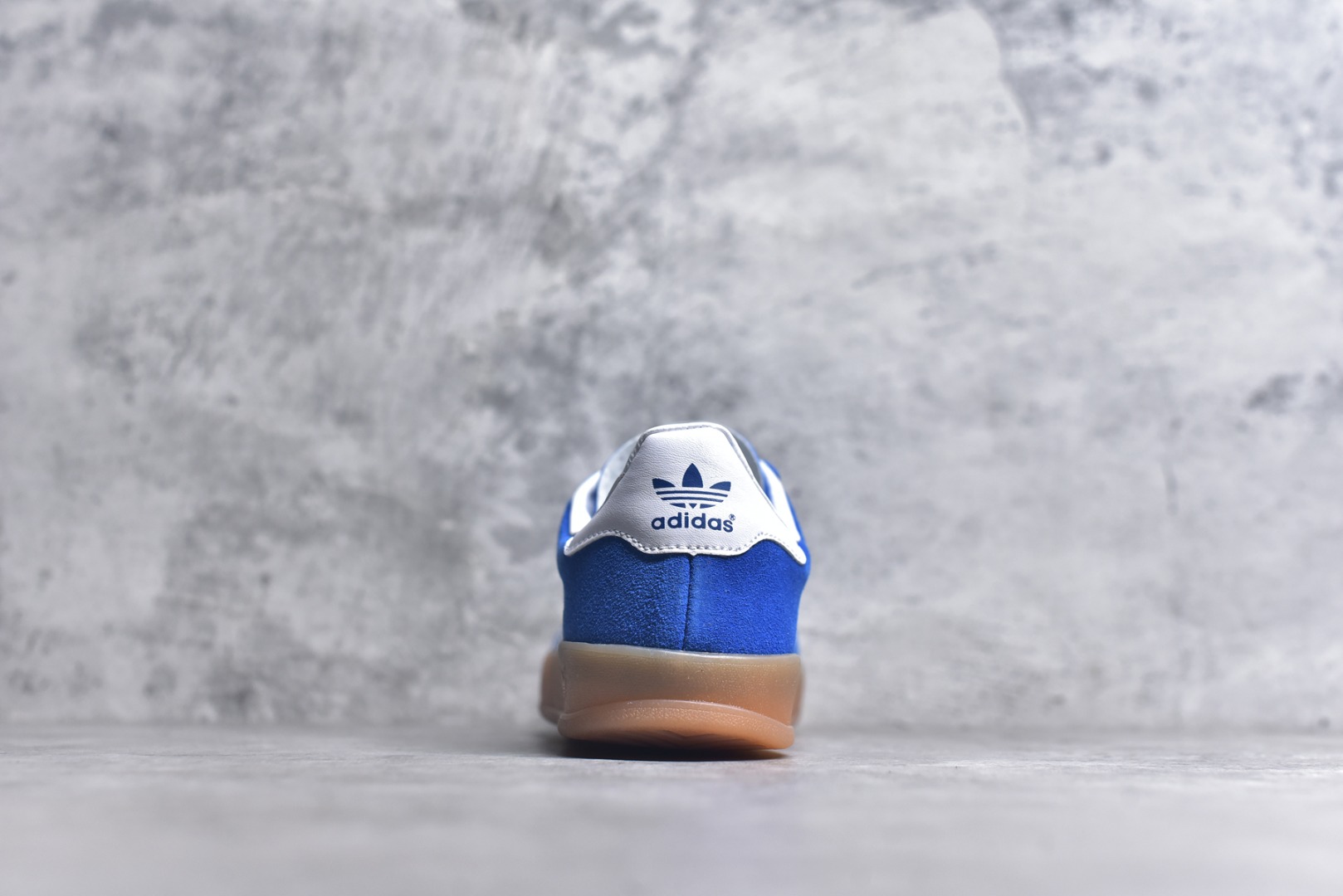 图片[5]-#AD Gazelle Indoor Trainers 羚羊内训系列低帮复古百搭休闲运动德训风板鞋 JI2061 90年代经典的复刻版！自60年代以足球训练鞋面世以来,Gazelle就以其经典设计席卷全球。1991年版本的复刻,再造经典Gazelle。采用皮革打造,搭配浊色细节,让这款经典更加简约。尺码：35.5-45-选品中心