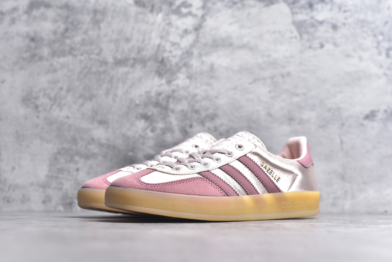 图片[2]-#AD Gazelle Indoor Trainers 羚羊内训系列低帮复古百搭休闲运动德训风板鞋 JI2709 90年代经典的复刻版！自60年代以足球训练鞋面世以来,Gazelle就以其经典设计席卷全球。1991年版本的复刻,再造经典Gazelle。采用皮革打造,搭配浊色细节,让这款经典更加简约。尺码：35.5-45-选品中心