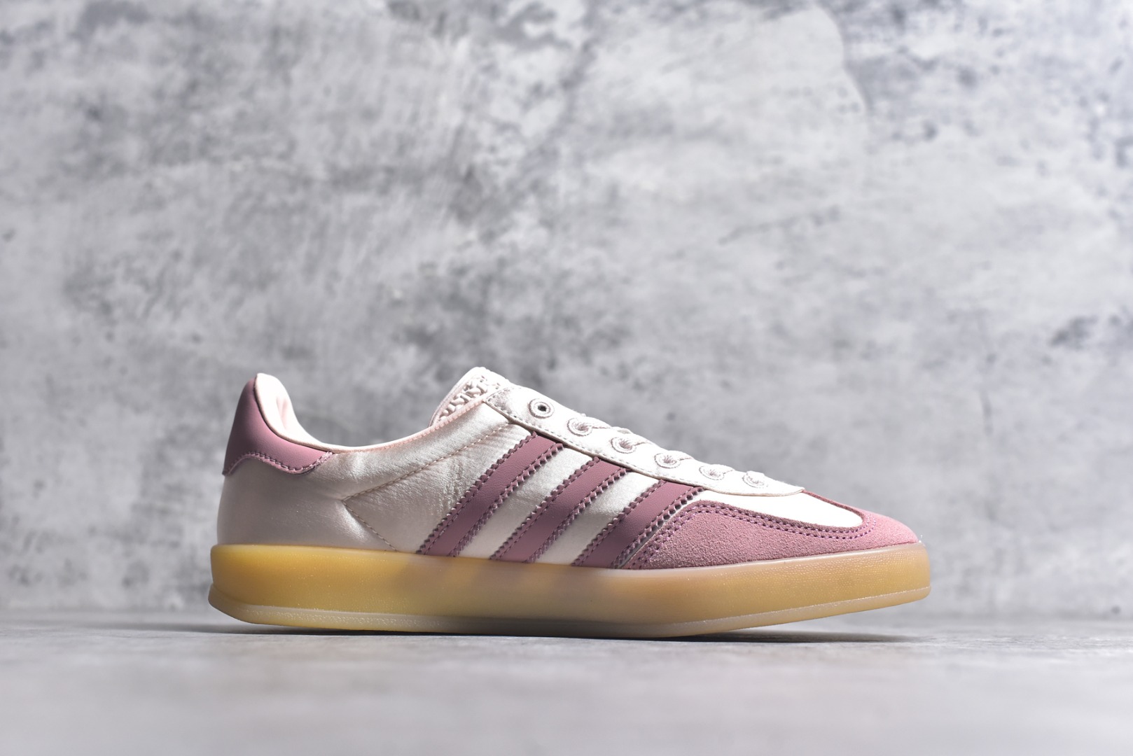 图片[3]-#AD Gazelle Indoor Trainers 羚羊内训系列低帮复古百搭休闲运动德训风板鞋 JI2709 90年代经典的复刻版！自60年代以足球训练鞋面世以来,Gazelle就以其经典设计席卷全球。1991年版本的复刻,再造经典Gazelle。采用皮革打造,搭配浊色细节,让这款经典更加简约。尺码：35.5-45-选品中心