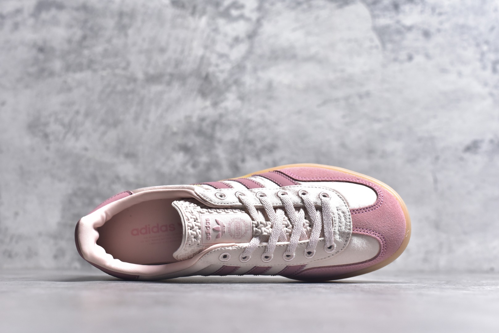 图片[4]-#AD Gazelle Indoor Trainers 羚羊内训系列低帮复古百搭休闲运动德训风板鞋 JI2709 90年代经典的复刻版！自60年代以足球训练鞋面世以来,Gazelle就以其经典设计席卷全球。1991年版本的复刻,再造经典Gazelle。采用皮革打造,搭配浊色细节,让这款经典更加简约。尺码：35.5-45-选品中心