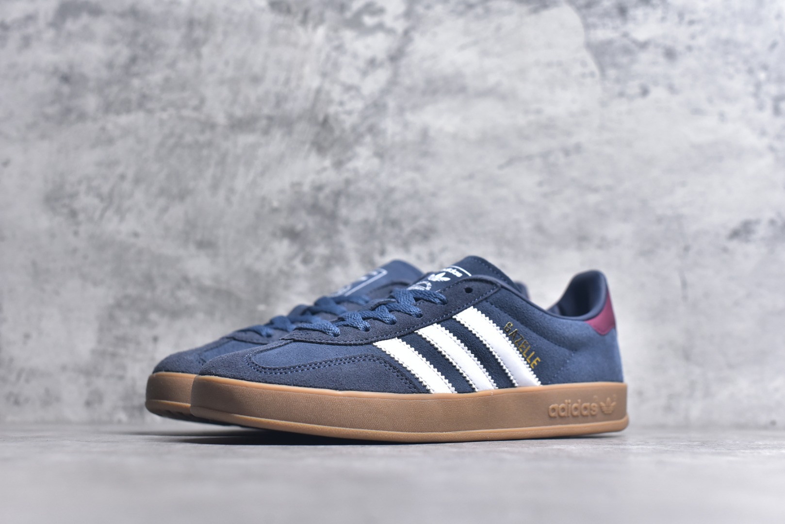图片[2]-#AD Gazelle Indoor Trainers 羚羊内训系列低帮复古百搭休闲运动德训风板鞋 JI3522 90年代经典的复刻版！自60年代以足球训练鞋面世以来,Gazelle就以其经典设计席卷全球。1991年版本的复刻,再造经典Gazelle。采用皮革打造,搭配浊色细节,让这款经典更加简约。尺码：35.5-45-选品中心