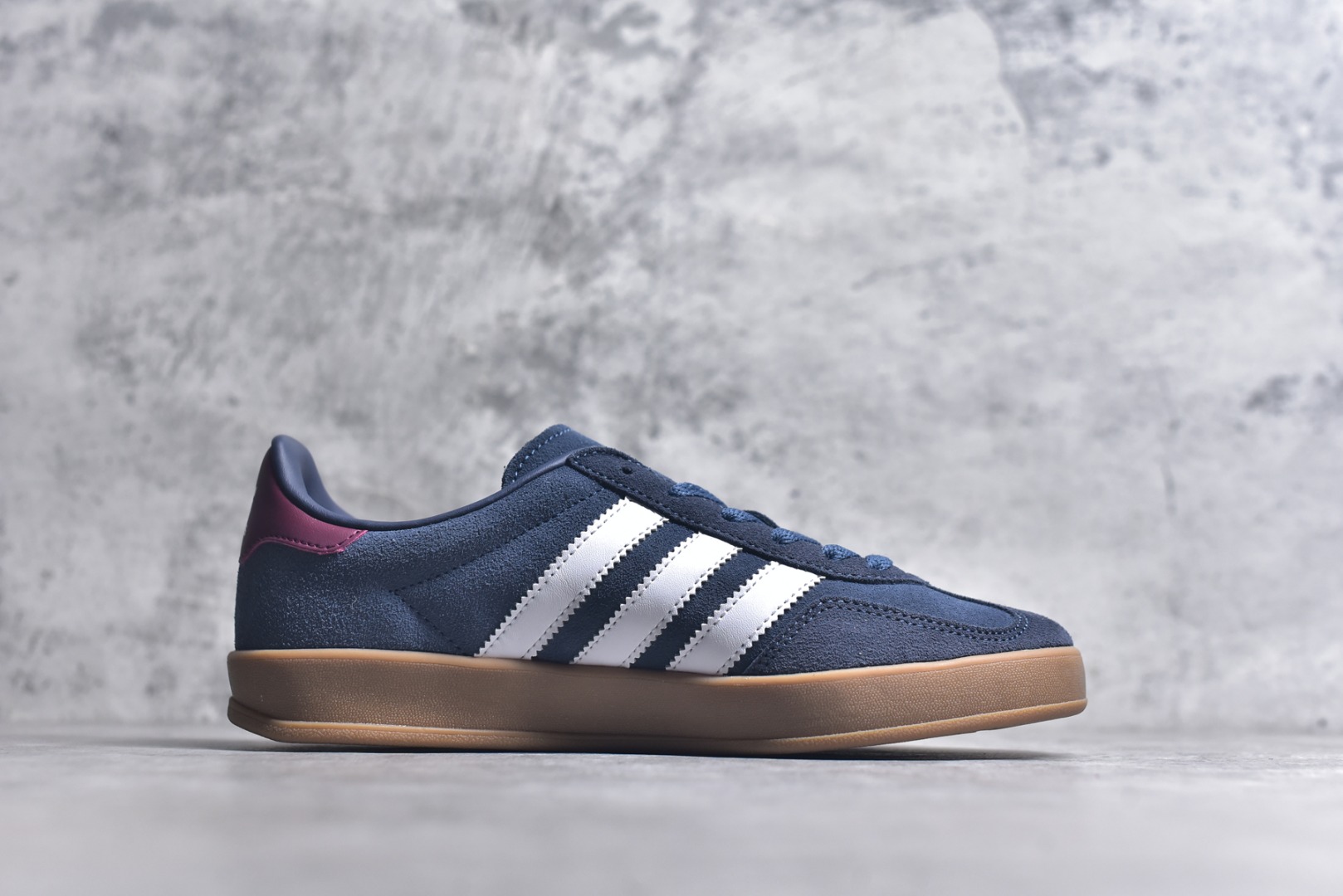 图片[3]-#AD Gazelle Indoor Trainers 羚羊内训系列低帮复古百搭休闲运动德训风板鞋 JI3522 90年代经典的复刻版！自60年代以足球训练鞋面世以来,Gazelle就以其经典设计席卷全球。1991年版本的复刻,再造经典Gazelle。采用皮革打造,搭配浊色细节,让这款经典更加简约。尺码：35.5-45-选品中心