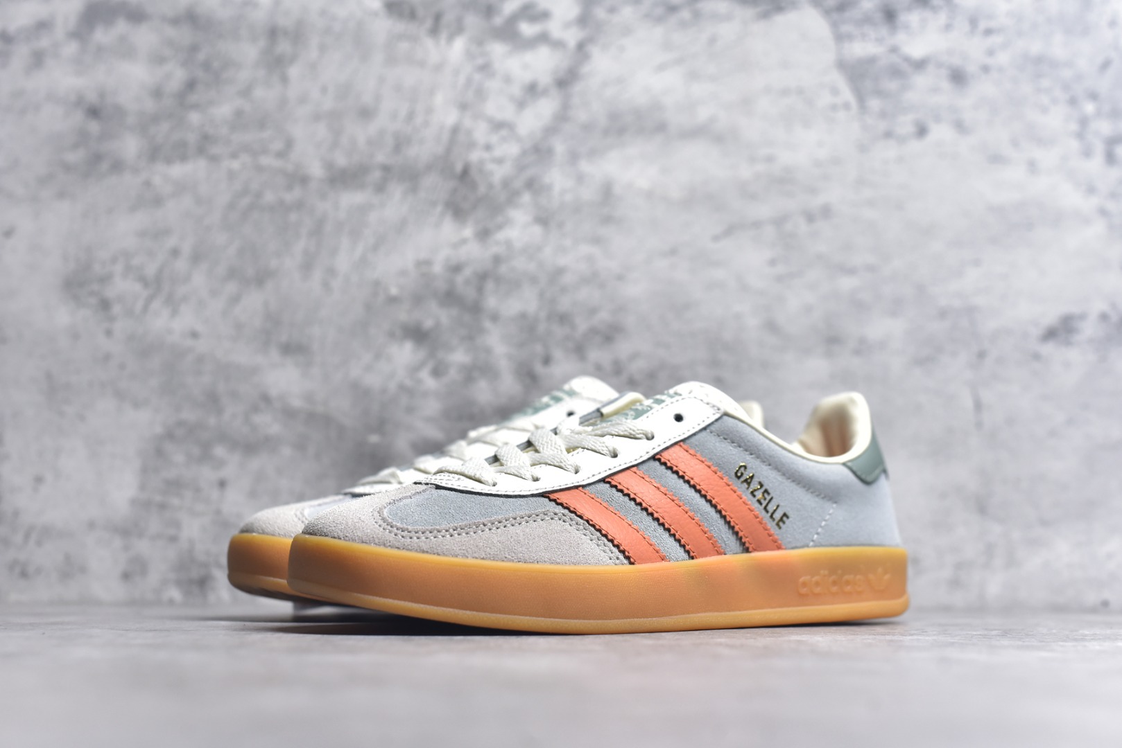 图片[2]-#AD Gazelle Indoor Trainers 羚羊内训系列低帮复古百搭休闲运动德训风板鞋 JQ0011 90年代经典的复刻版！自60年代以足球训练鞋面世以来,Gazelle就以其经典设计席卷全球。1991年版本的复刻,再造经典Gazelle。采用皮革打造,搭配浊色细节,让这款经典更加简约。尺码：35.5-45-选品中心
