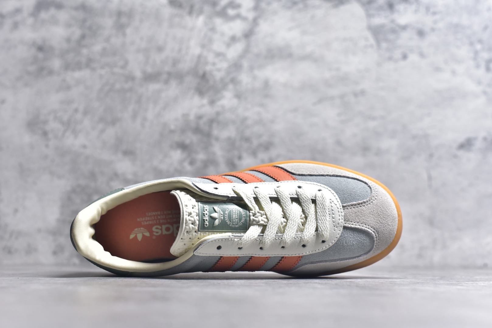 图片[4]-#AD Gazelle Indoor Trainers 羚羊内训系列低帮复古百搭休闲运动德训风板鞋 JQ0011 90年代经典的复刻版！自60年代以足球训练鞋面世以来,Gazelle就以其经典设计席卷全球。1991年版本的复刻,再造经典Gazelle。采用皮革打造,搭配浊色细节,让这款经典更加简约。尺码：35.5-45-选品中心