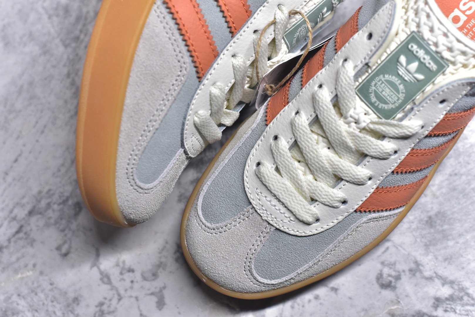 图片[8]-#AD Gazelle Indoor Trainers 羚羊内训系列低帮复古百搭休闲运动德训风板鞋 JQ0011 90年代经典的复刻版！自60年代以足球训练鞋面世以来,Gazelle就以其经典设计席卷全球。1991年版本的复刻,再造经典Gazelle。采用皮革打造,搭配浊色细节,让这款经典更加简约。尺码：35.5-45-选品中心