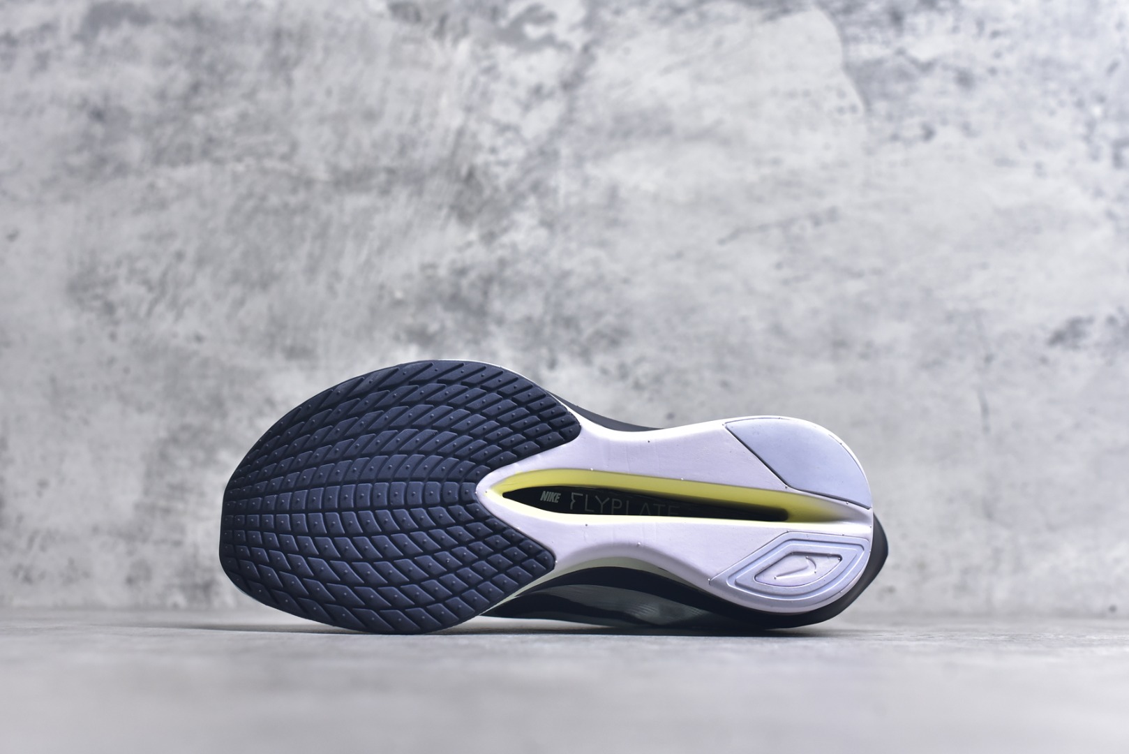 图片[6]-#Jakob A. Ingebrigtsen x NK Zoom VaporFly Next 4% 舒适百搭透气回弹低帮短跑马拉松跑步鞋 HF6412-400 泰光Zp特供批次 市面唯一支持实战的跑鞋 原档案数据原厂网纱 正确高频花纹 前后掌内置Zoom Air气垫 原装MD大底 脚感完美还原 原盒原配 QC检验、钢印 俱全 原底科技 同步原版 脚感堪比Boost 采用精致醒目设计，精准诠释雅各布·因格布里格森的风格，聚焦他的核心信念：家庭与夺冠。该鞋款在前代鞋款的基础上减轻重量，但不影响性能表现。碳纤维 Flyplate 结合出众回弹的ZoomX泡绵中底，缔造比赛日佳选，令你快意难挡，疾速冲刺。这款公路竞速跑步鞋具备匠心品质，无论是日常畅跑还是马拉松，皆可轻松驾驭，是雅各布的信赖之选。尺码：36 36.5 37.5 38 38.5 39 40 40.5 41 42 42.5 43 44 44.5 45-选品中心