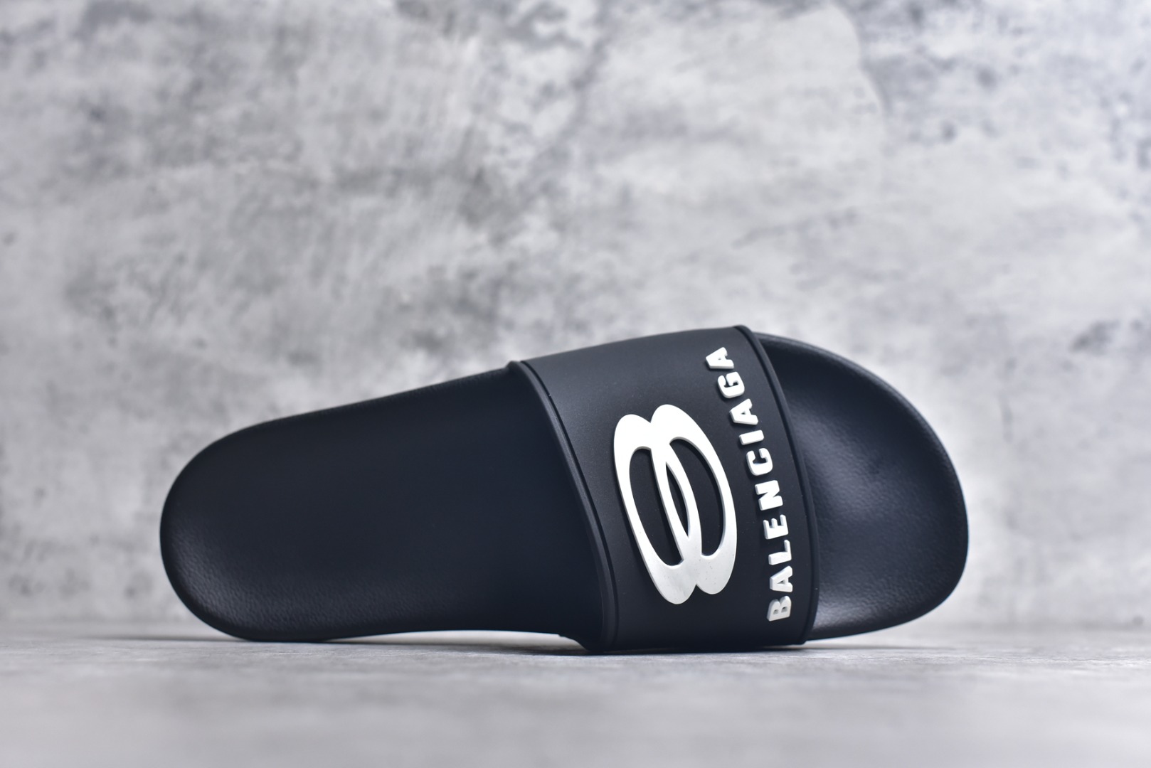 图片[4]-#Balenciaga 巴黎世家拖鞋 2025最新版印花 潮流到没边 原鞋购入开发 官方正确版 原装级头层牛皮 1：1裁剪 鞋面3D打印logo 凹凸感明显 原版一致细节 全码齐全 尺码：39 40 41 42 43 44 45 46-选品中心