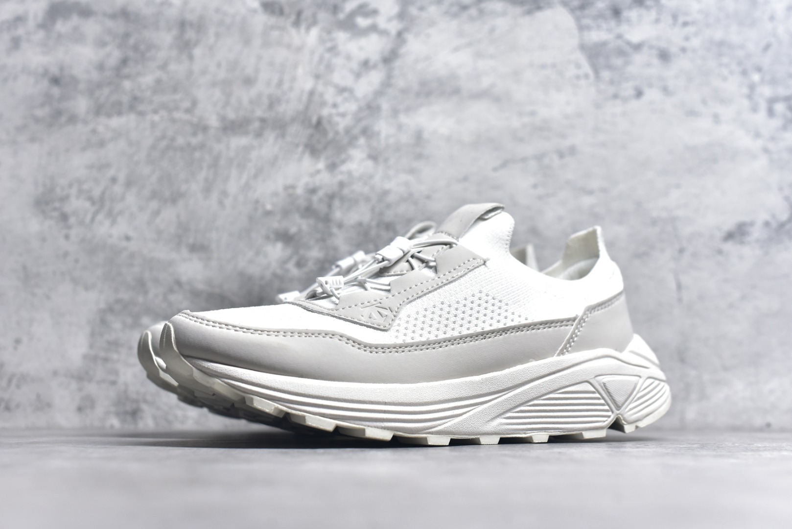 图片[2]-#DESCENTE迪桑特轻盈缓震透气鞋面时尚休闲运动男子越野跑鞋 官方同步上架适合技术路线单日徒步穿着 aeriosflgtx鞋受到长途野外跑步鞋的启发 适合在变化的地形上进行快速轻快的徒步旅行穿着，舒适而有支撑性，使您充满信心。该设计与脚部融为一体，可最大限度地减少摩擦，gore-tex保护膜可防水，采用gore隐形适体(invisiblefit)技术，更轻薄舒适。敏捷、稳定和技术路线上的自信源于vibram® megagrip外底、压缩eva内底以及一体的tpu。重量约：275g技术特点防水透气轻量耐磨鞋子鞋外底结构vibram®megagripM橡胶化合材料耐用柔软鞋子结构tpu鞋头可防磨损压缩eva泡沫内底以及一体的tpu铁芯提高了灵活性和稳定性，使您充满信心鞋子衬垫结构4mm厚or模制插片材料gore-tex薄膜tpu高耐磨保护膜cordura®网眼布 尺码： 39-44-选品中心