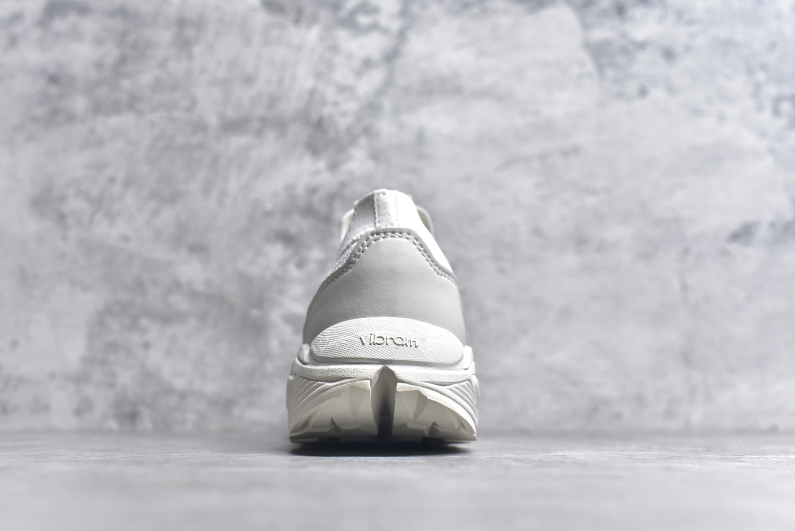 图片[5]-#DESCENTE迪桑特轻盈缓震透气鞋面时尚休闲运动男子越野跑鞋 官方同步上架适合技术路线单日徒步穿着 aeriosflgtx鞋受到长途野外跑步鞋的启发 适合在变化的地形上进行快速轻快的徒步旅行穿着，舒适而有支撑性，使您充满信心。该设计与脚部融为一体，可最大限度地减少摩擦，gore-tex保护膜可防水，采用gore隐形适体(invisiblefit)技术，更轻薄舒适。敏捷、稳定和技术路线上的自信源于vibram® megagrip外底、压缩eva内底以及一体的tpu。重量约：275g技术特点防水透气轻量耐磨鞋子鞋外底结构vibram®megagripM橡胶化合材料耐用柔软鞋子结构tpu鞋头可防磨损压缩eva泡沫内底以及一体的tpu铁芯提高了灵活性和稳定性，使您充满信心鞋子衬垫结构4mm厚or模制插片材料gore-tex薄膜tpu高耐磨保护膜cordura®网眼布 尺码： 39-44-选品中心