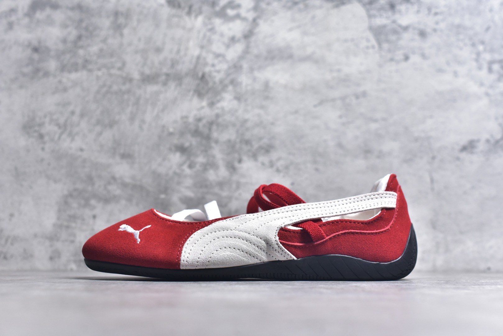 #Puma Speedcat 舒适百搭 低帮 芭蕾鞋 #朴彩英 rose 同款 配色酷感拉满 低帮设计超显脚踝纤细，上脚轻盈又舒适。不管日常出街还是运动都适配，防滑耐磨超抗造。 货号：401287-07 尺码：35-41-选品中心