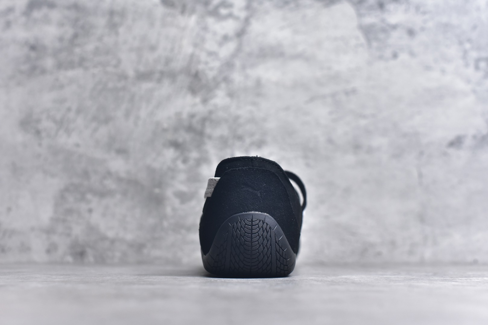 图片[5]-#Puma Speedcat 舒适百搭 低帮 芭蕾鞋 #朴彩英 rose 同款 黑粉配色甜酷感拉满 低帮设计超显脚踝纤细，上脚轻盈又舒适。不管日常出街还是运动都适配，防滑耐磨超抗造。 尺码：35-41-选品中心