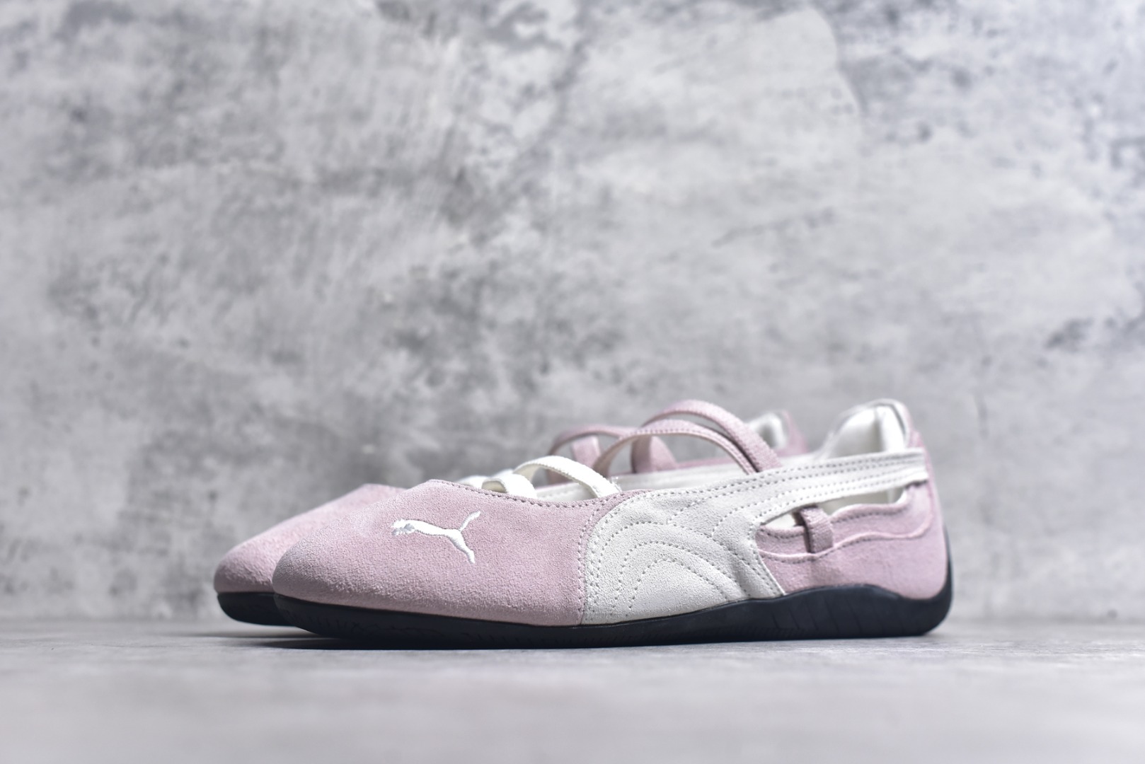 图片[2]-#Puma Speedcat 舒适百搭 低帮 芭蕾鞋 #朴彩英 rose 同款 配色酷感拉满 低帮设计超显脚踝纤细，上脚轻盈又舒适。不管日常出街还是运动都适配，防滑耐磨超抗造。 货号：401287-01 尺码：35-41-选品中心
