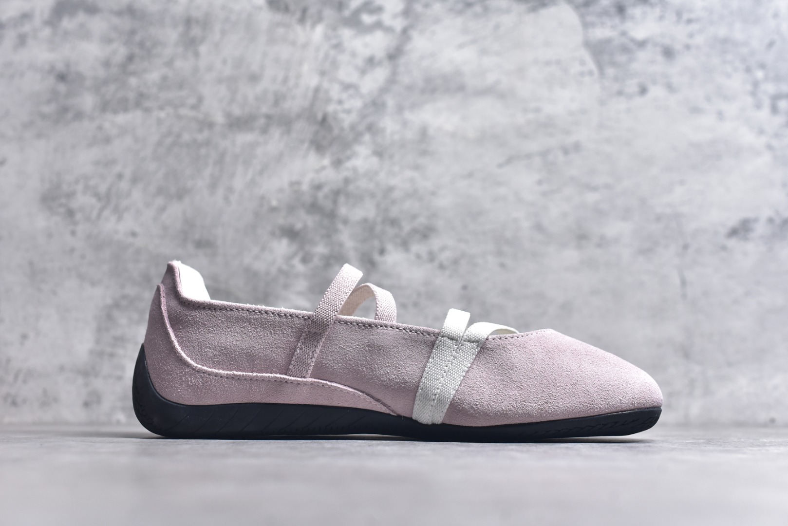 图片[3]-#Puma Speedcat 舒适百搭 低帮 芭蕾鞋 #朴彩英 rose 同款 配色酷感拉满 低帮设计超显脚踝纤细，上脚轻盈又舒适。不管日常出街还是运动都适配，防滑耐磨超抗造。 货号：401287-01 尺码：35-41-选品中心
