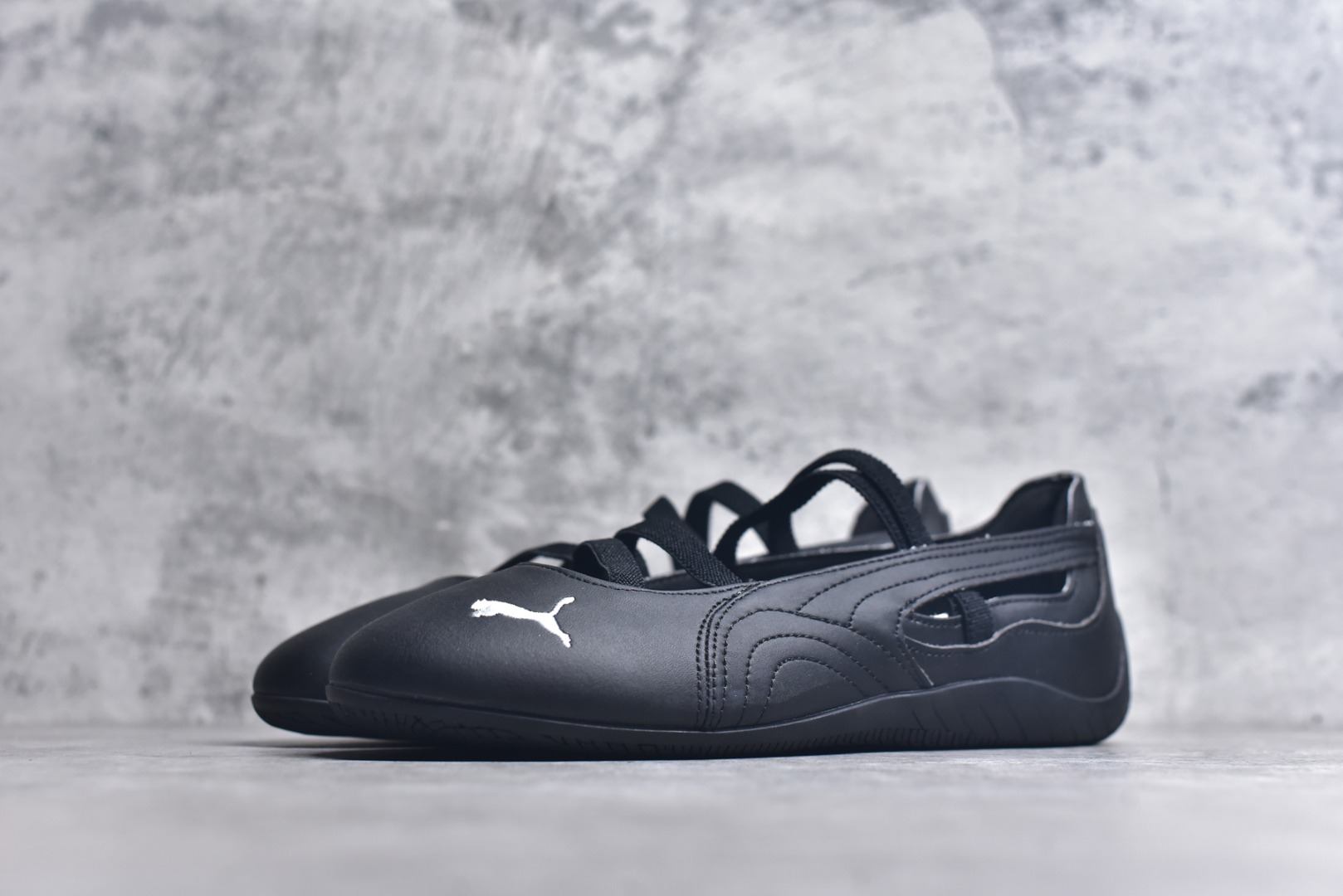 图片[2]-#Puma Speedcat ballet 舒适百搭 低帮 芭蕾鞋 #朴彩英 rose 同款 黑粉配色甜酷感拉满 低帮设计超显脚踝纤细，上脚轻盈又舒适。不管日常出街还是运动都适配，防滑耐磨超抗造。 尺码：35-41-选品中心