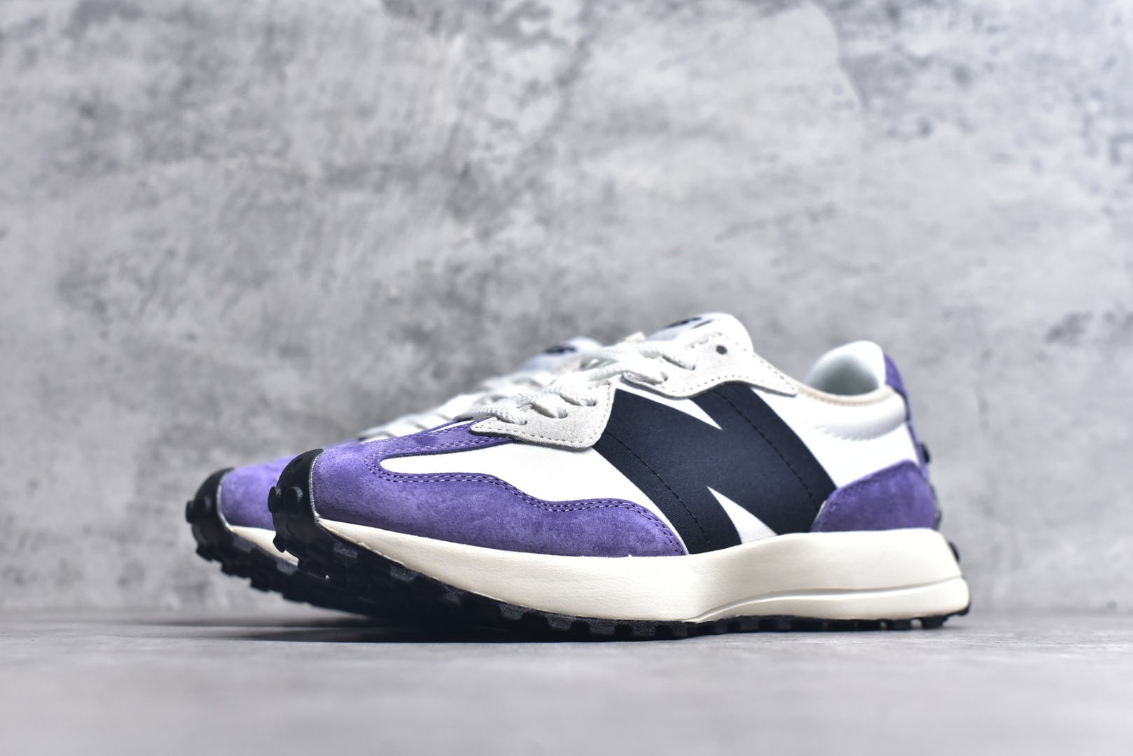 图片[2]-#New Balance MS327 复古休闲运动慢跑鞋 以更纯粹的复古风格设计打造的全新造型 侧身还以解构设计 将 N 字标志以做旧压花样式呈现 货号：MS327FE-2 尺码：36 37 37.5 38 38.5 39.5 40-选品中心