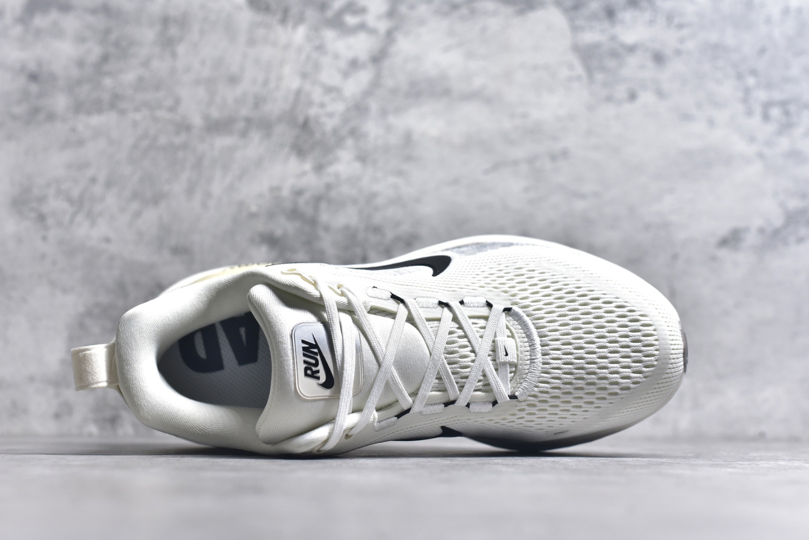 图片[4]-#ZOOM 登月 V18 米色 HM6803-101男女鞋 尺码 36 36.5 37 38 38.5 39 40 40.5 41 42 42.5 43 44 44.5 45-选品中心