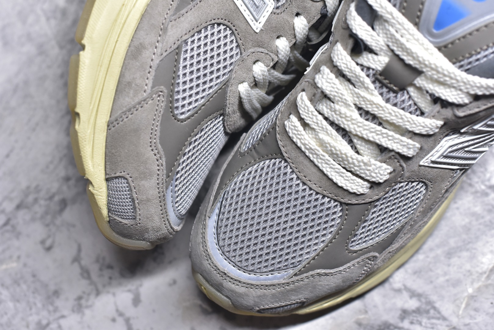 图片[8]-#New Balance M2010系列 新百伦 复古老爹风网布跑步休闲运动鞋 新百伦经典配色 沿袭了面世之初的经典科技 以ENCAP中底配以升级版 N-ERGY缓震物料 鞋面则采用特色的柔软麂皮搭以NewBalance经典的尼龙网布 低调中还原跑鞋本真 更年轻化的设计理念与材质 让新世代青年得以用全新视角体验经典鞋款的传奇魅力 货号：U2010GD 尺码：36-46.5-选品中心