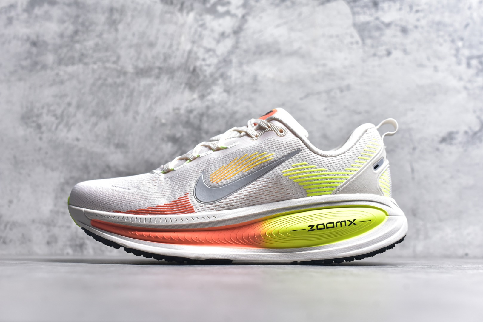 #Nike Vomero 18 ZoomX\”Summit White Geode Teal\”佛莫罗18代系列低帮轻质厚底缓震公路透气休闲运动跑步鞋HM6804 002 尺码：36-45（半）-选品中心