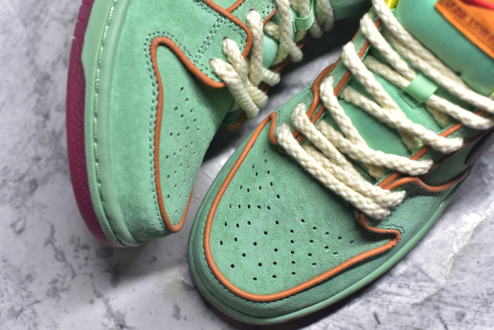 图片[8]-#NK SB Dunk Low 黑人月黑绿 HF3058-300 极限压缩利润空间 超乎所想的高性价比 用料绝不含糊 原盒原配 正确耐磨橡胶大底 超高清洁度 全鞋零毛边皮料切割 全套原楦原模倾力打造完美版型 尺码：36 36.5 37.5 38 38.5 39 40 40.5 41 42 42.5 43 44 44.5 45 46 47.5-选品中心