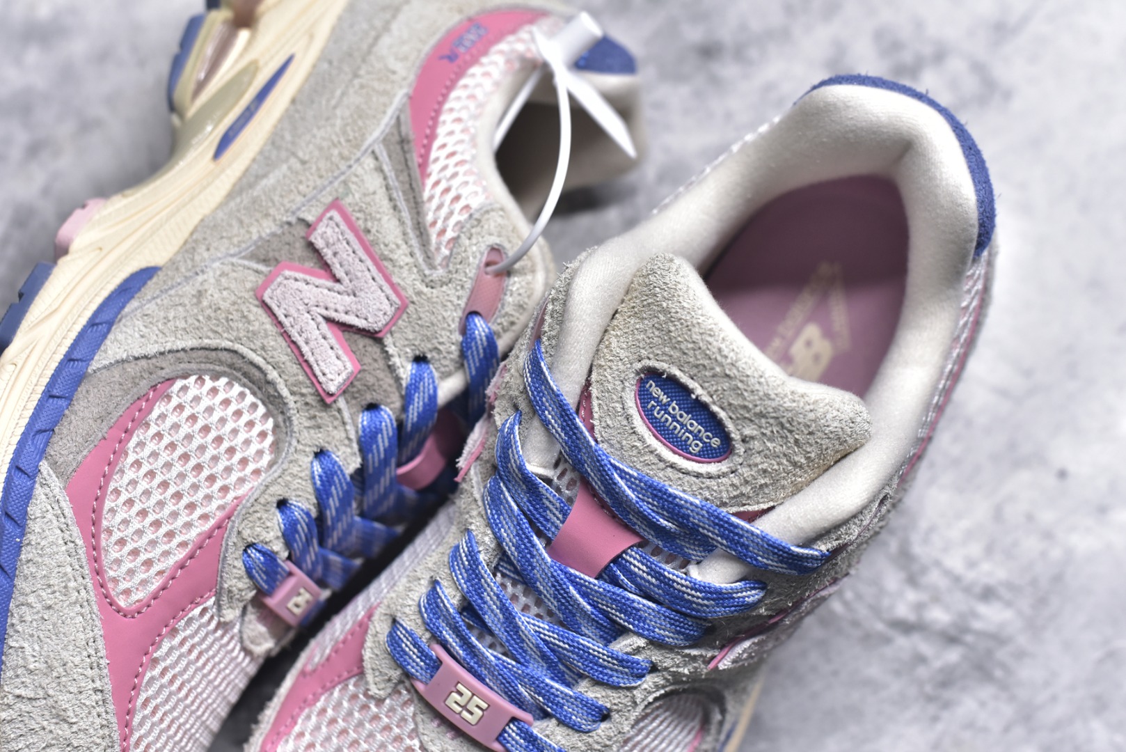 图片[9]-#New Balance 2002系列 复古休闲跑步鞋 M2002RHE #鞋款延续了经典科技，升级版N-ERGY缓震物料机能与材质上脚太舒适了，鞋面的柔软麂皮搭配尼龙网布，特别透气而且还复古感，不管是搭配牛仔裤还工装裤都是百搭！ 尺码：36 37 37.5 38 38.5 39 40 40.5 41 42 42.5 43 44 44.5 45 46.5-选品中心