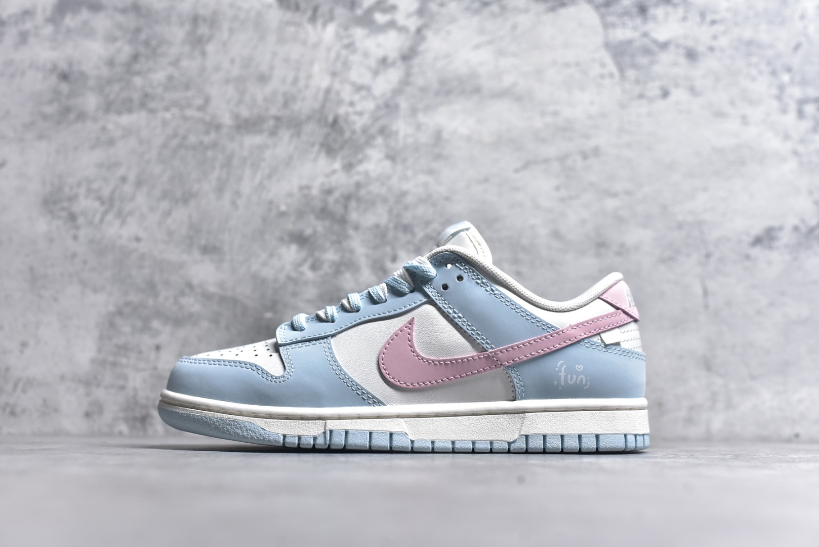 #Nike SB Dunk Low \”Just Do It\” 周年高端定制 低帮休闲板鞋 BP0508-034 #定制鞋盒 超高清洁度 皮料切割干净无任何毛边 细节完美 尺码：35.5 36 36.5 37.5 38 36.5 39 40 9.E5-选品中心