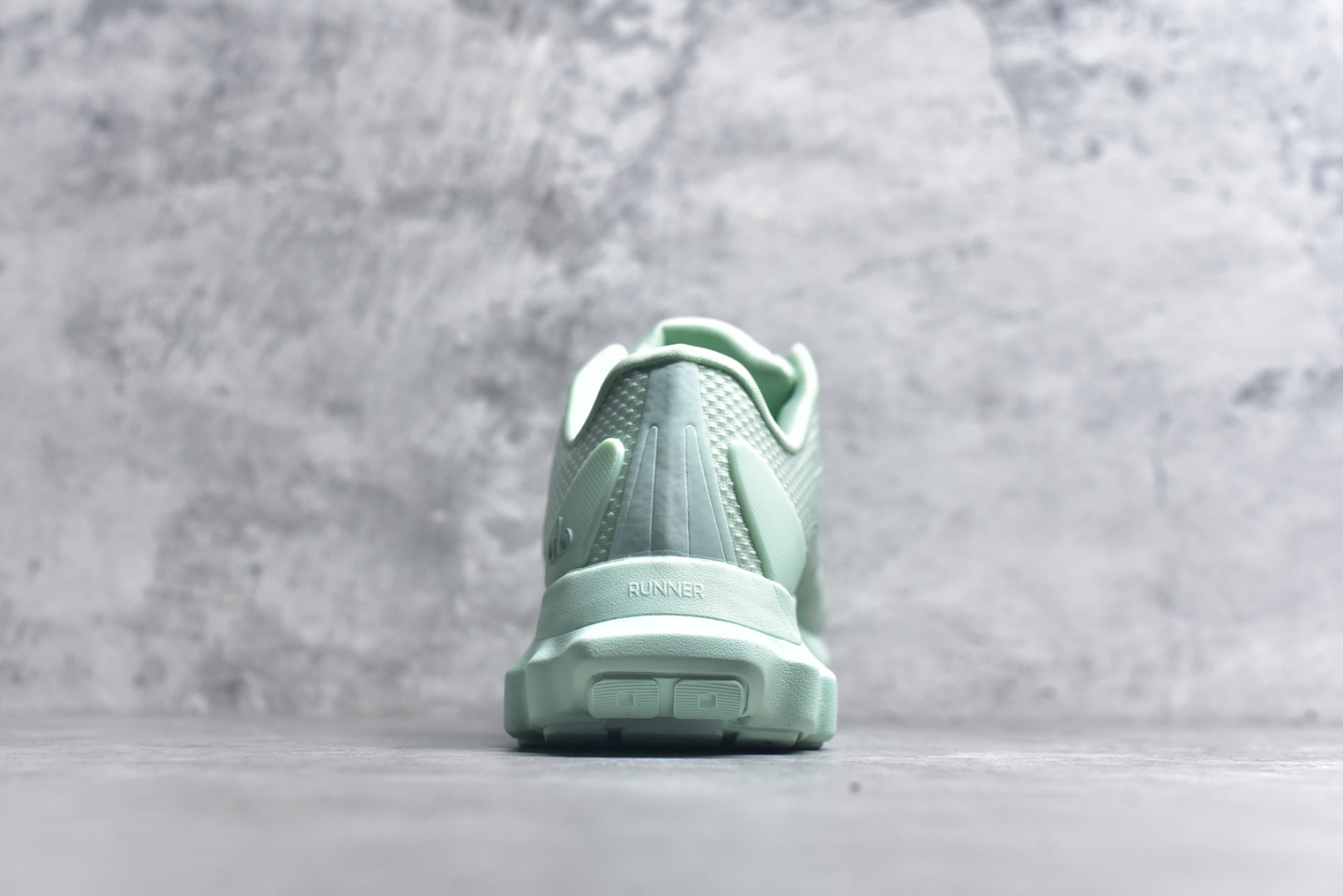 图片[5]-#Alo Runner 明星同款 四季常青款增高低帮休闲生活鞋 #大厂采购原材料多处细节一步到位 采用增高4CM防滑耐磨鞋底 随意搭配的都好看的鞋子 尺码：36 36.5 37 37.5 38 38.5 39 40 41 41.5 42 42.5 43 44 45 9.D4-选品中心