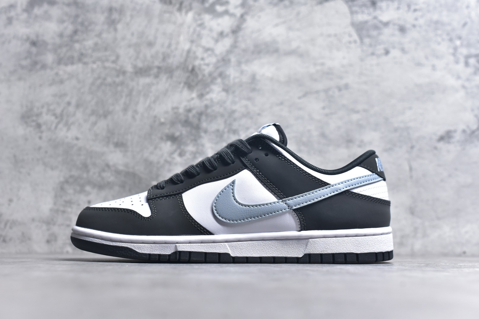 #Nike SB Dunk Low 白煤灰 低帮休闲板鞋 IB3079-100 尺码：40 40.5 41 42 42.5 43 44 44.5 45 46 9.E5-选品中心